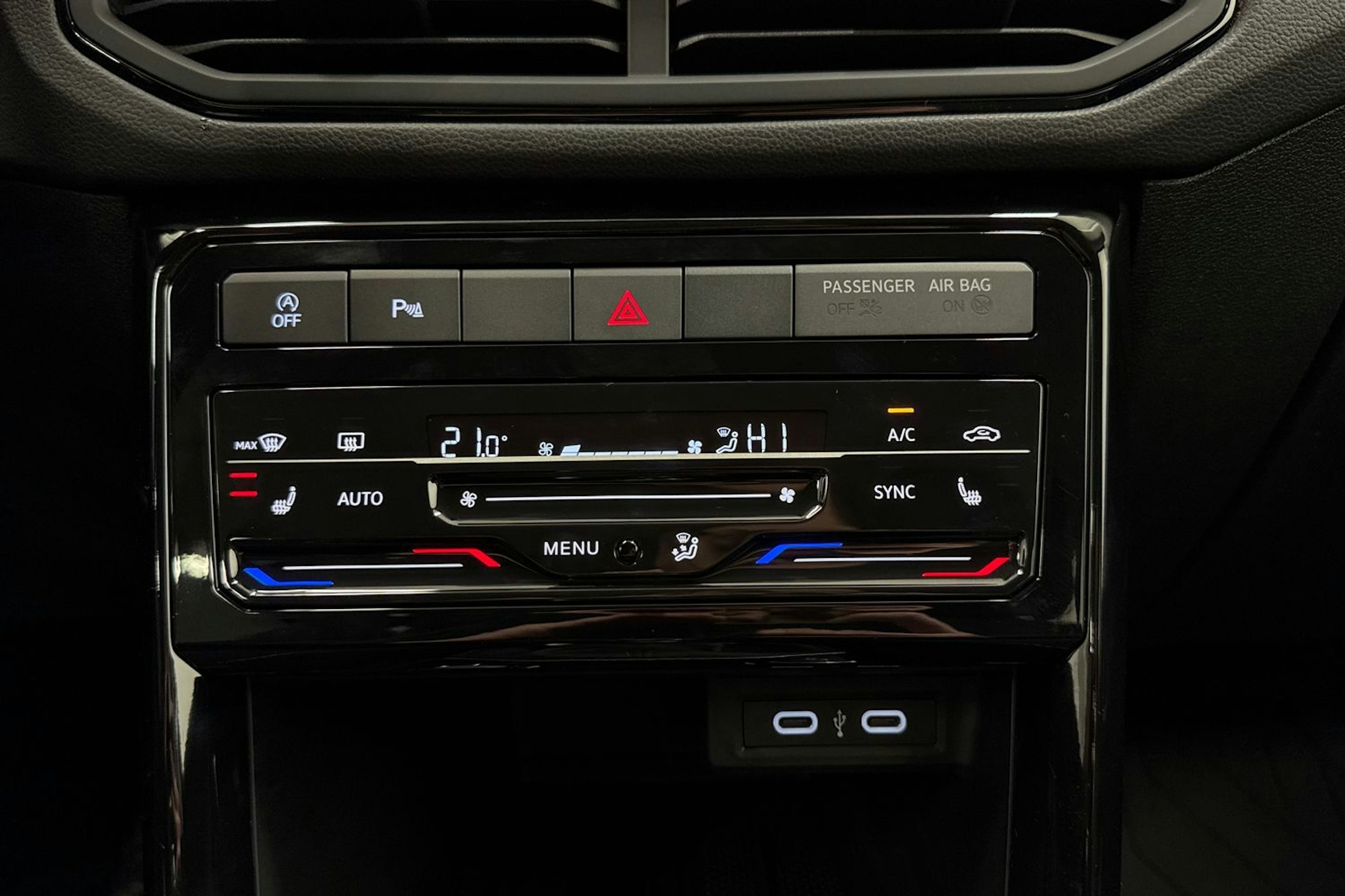 met. musta Volkswagen T-Cross 2026 kuva 21.