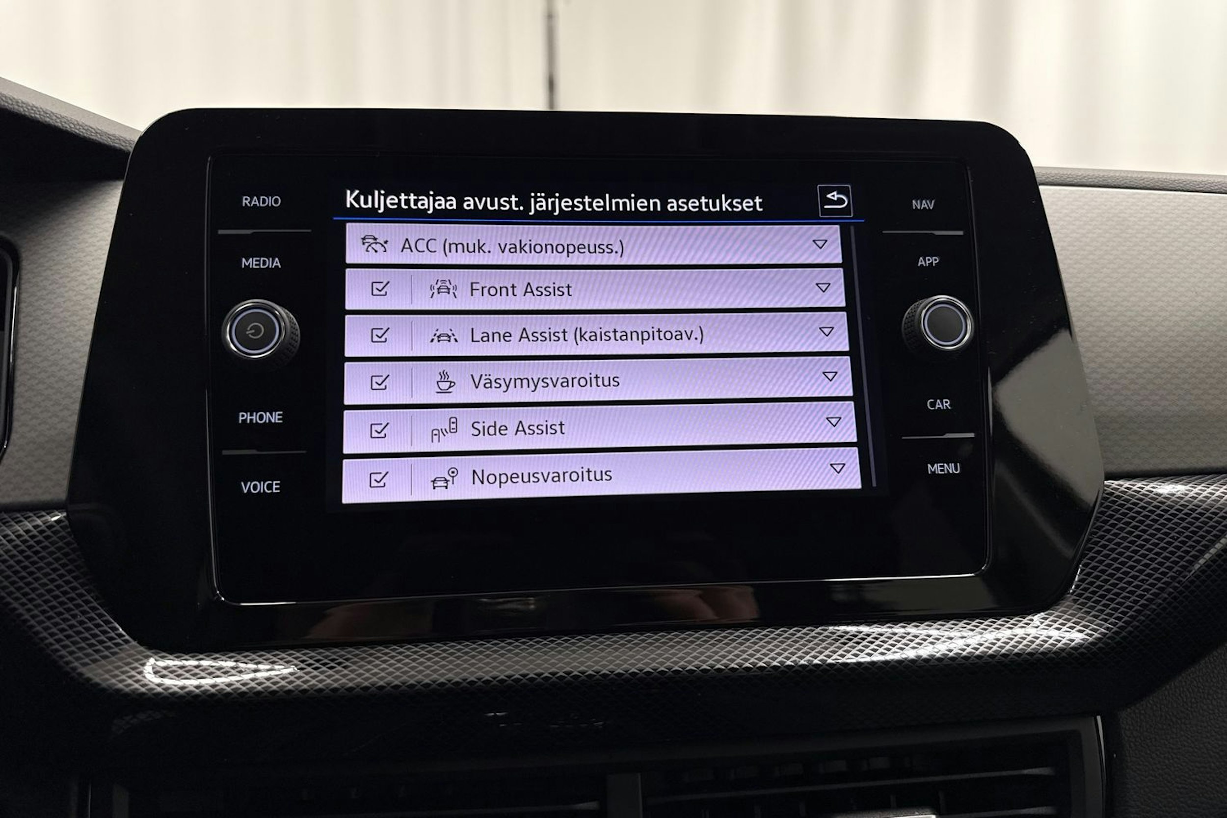 met. musta Volkswagen T-Cross 2026 kuva 24.