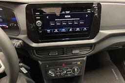 sininen Volkswagen T-Cross 2026 kuva 12.