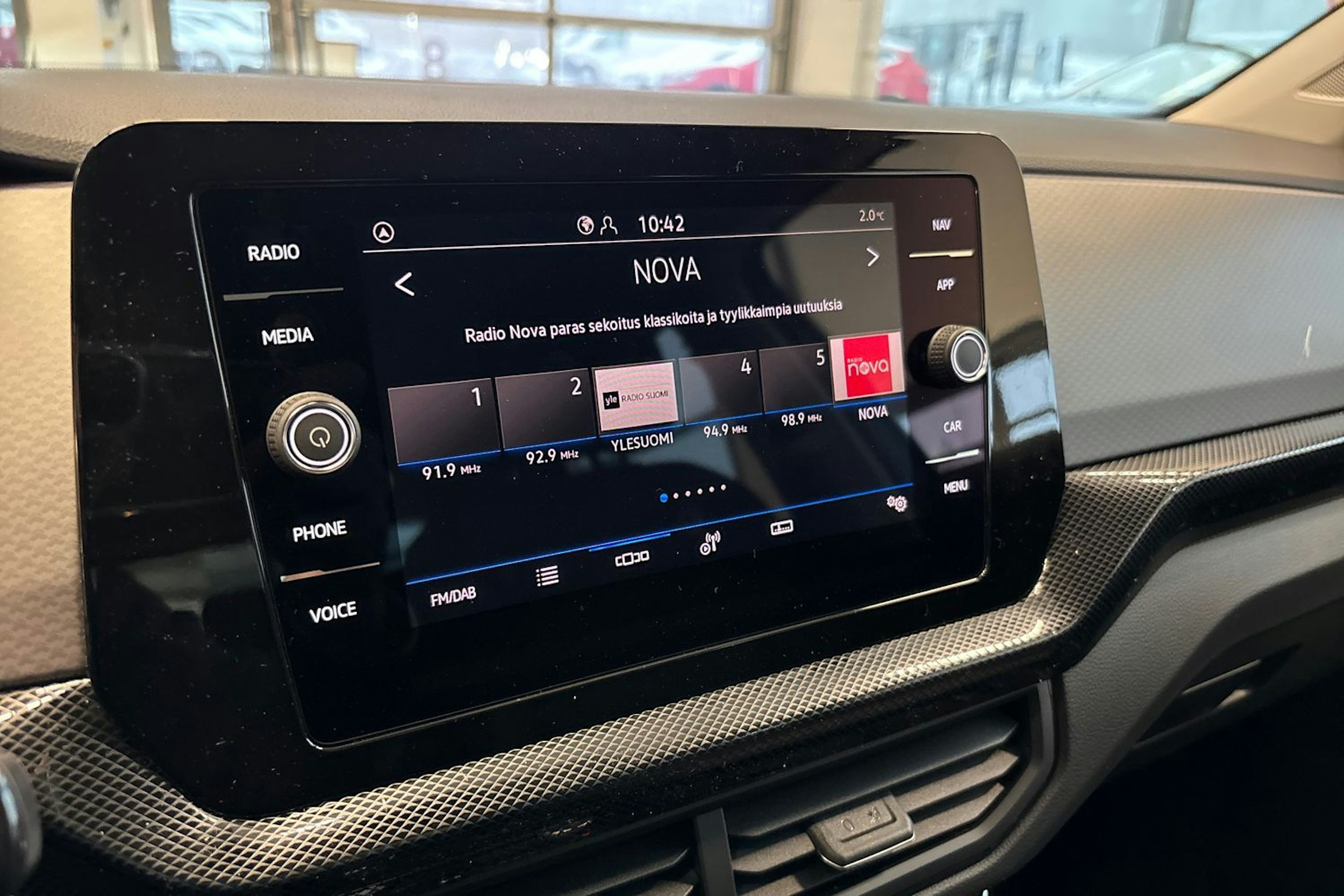 sininen Volkswagen T-Cross 2026 kuva 13.