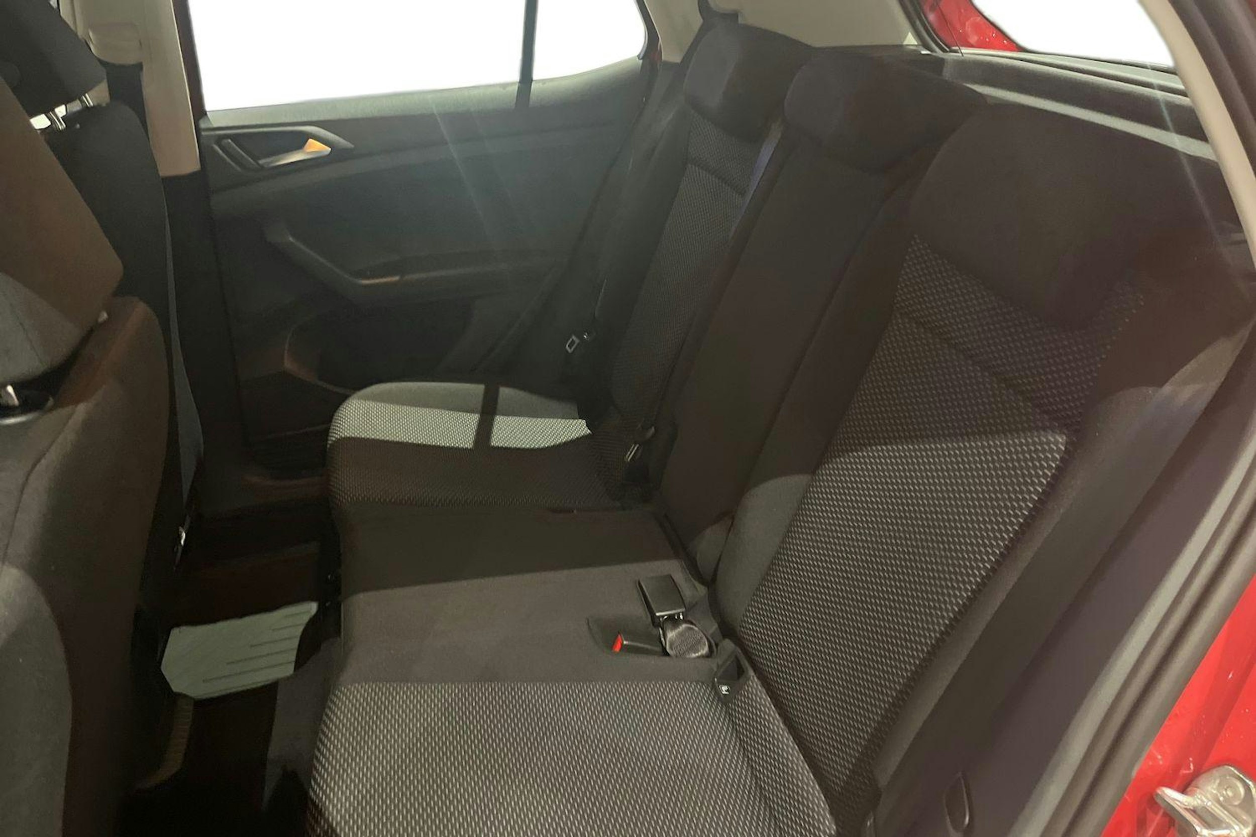 met. punainen Volkswagen T-Cross 2026 kuva 8.