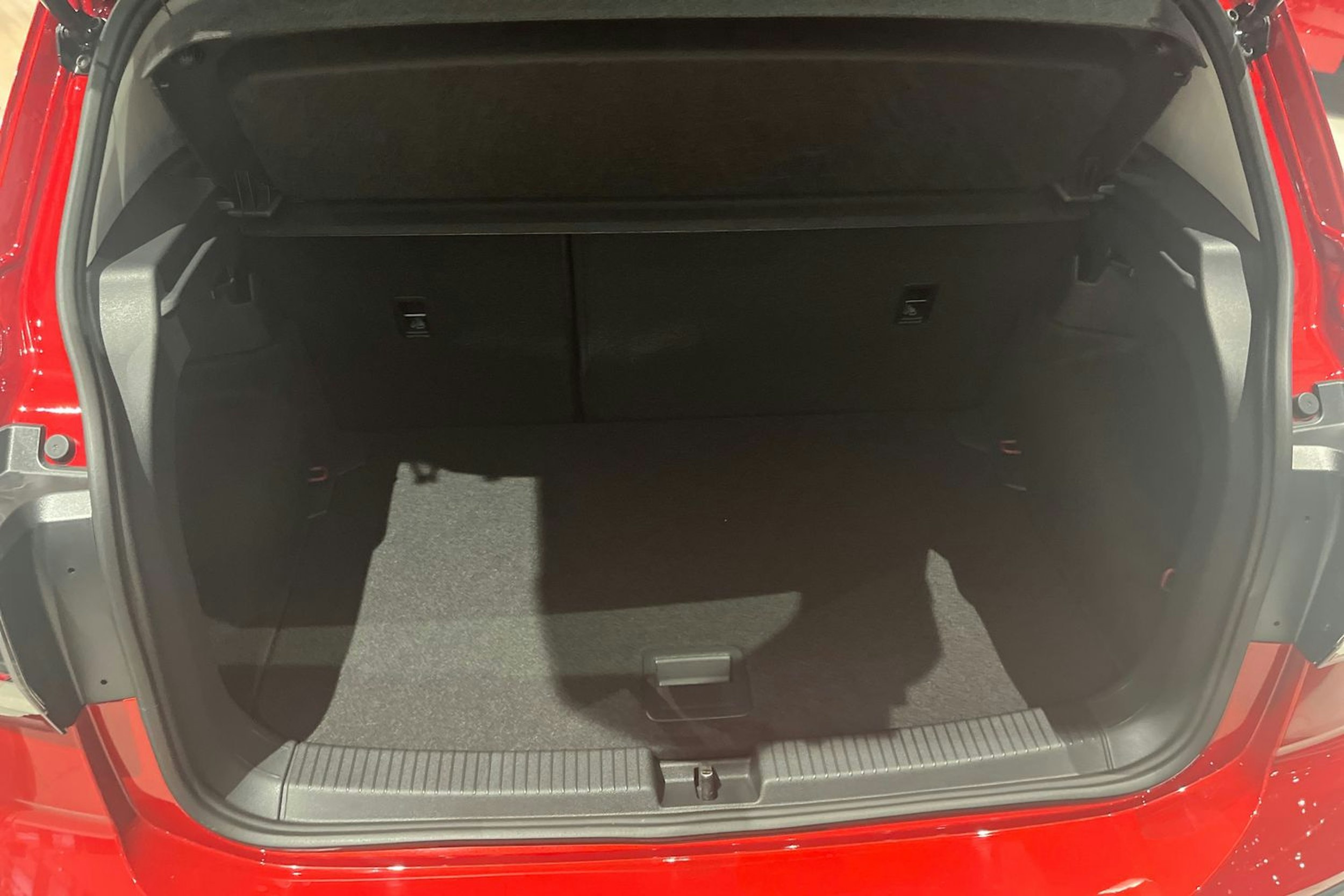 met. punainen Volkswagen T-Cross 2026 kuva 11.