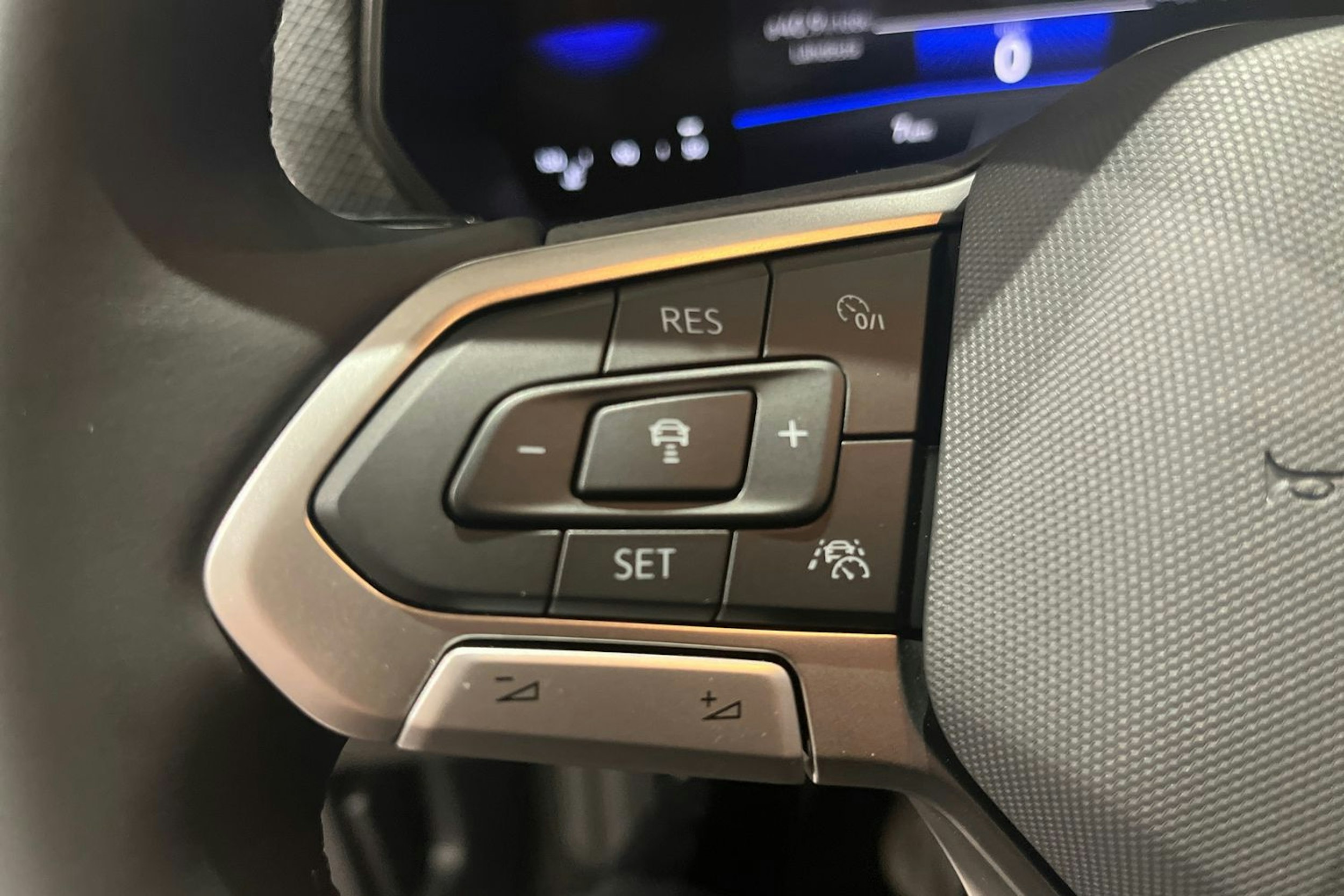 met. punainen Volkswagen T-Cross 2026 kuva 13.