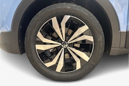 sininen Volkswagen T-Cross 2026 kuva 9.