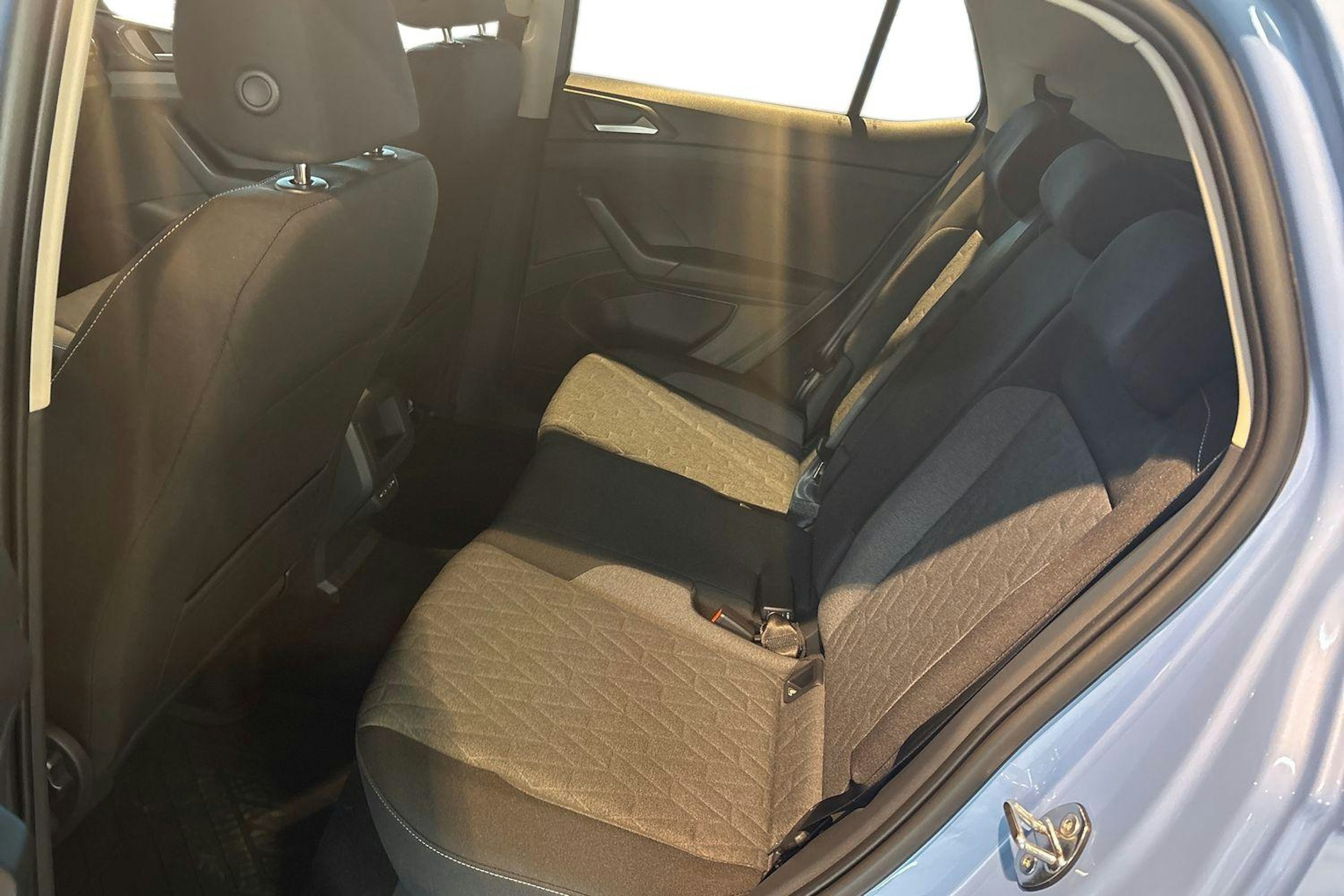 sininen Volkswagen T-Cross 2026 kuva 8.