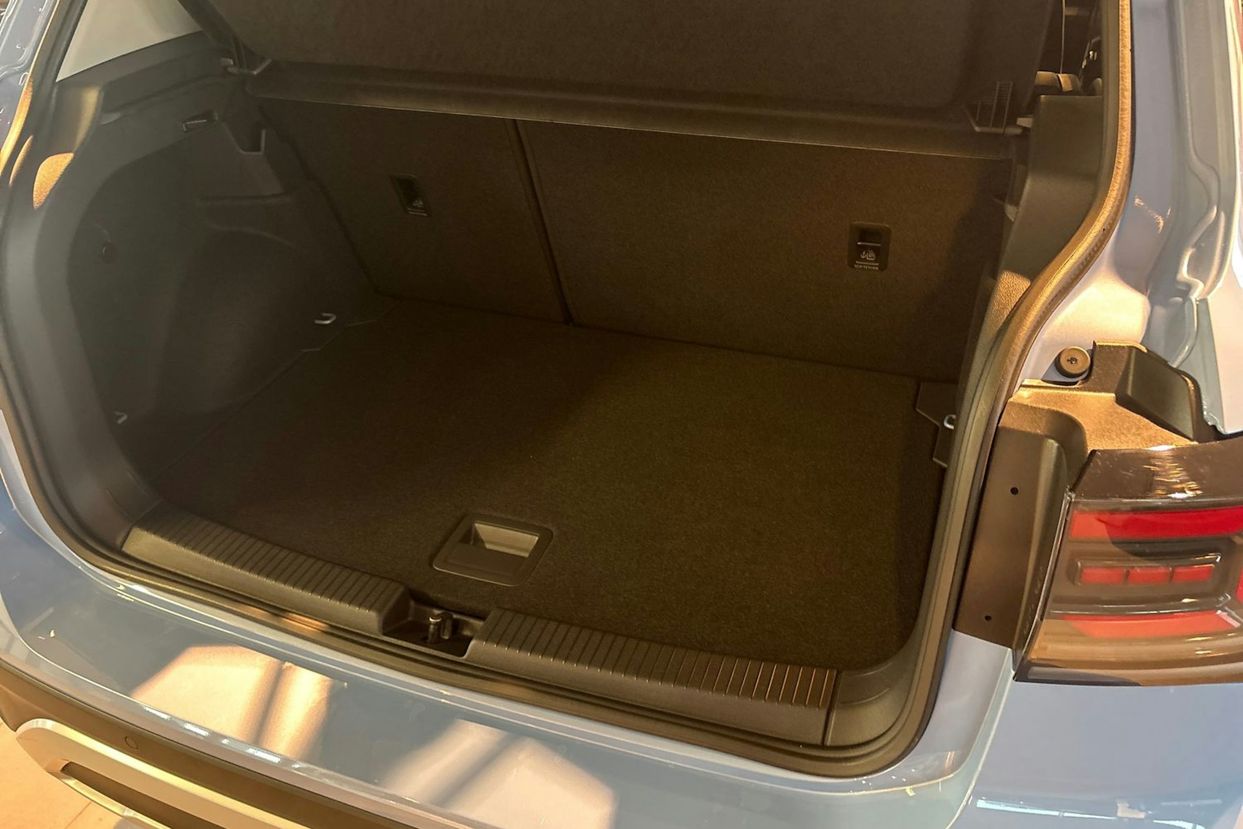 sininen Volkswagen T-Cross 2026 kuva 11.