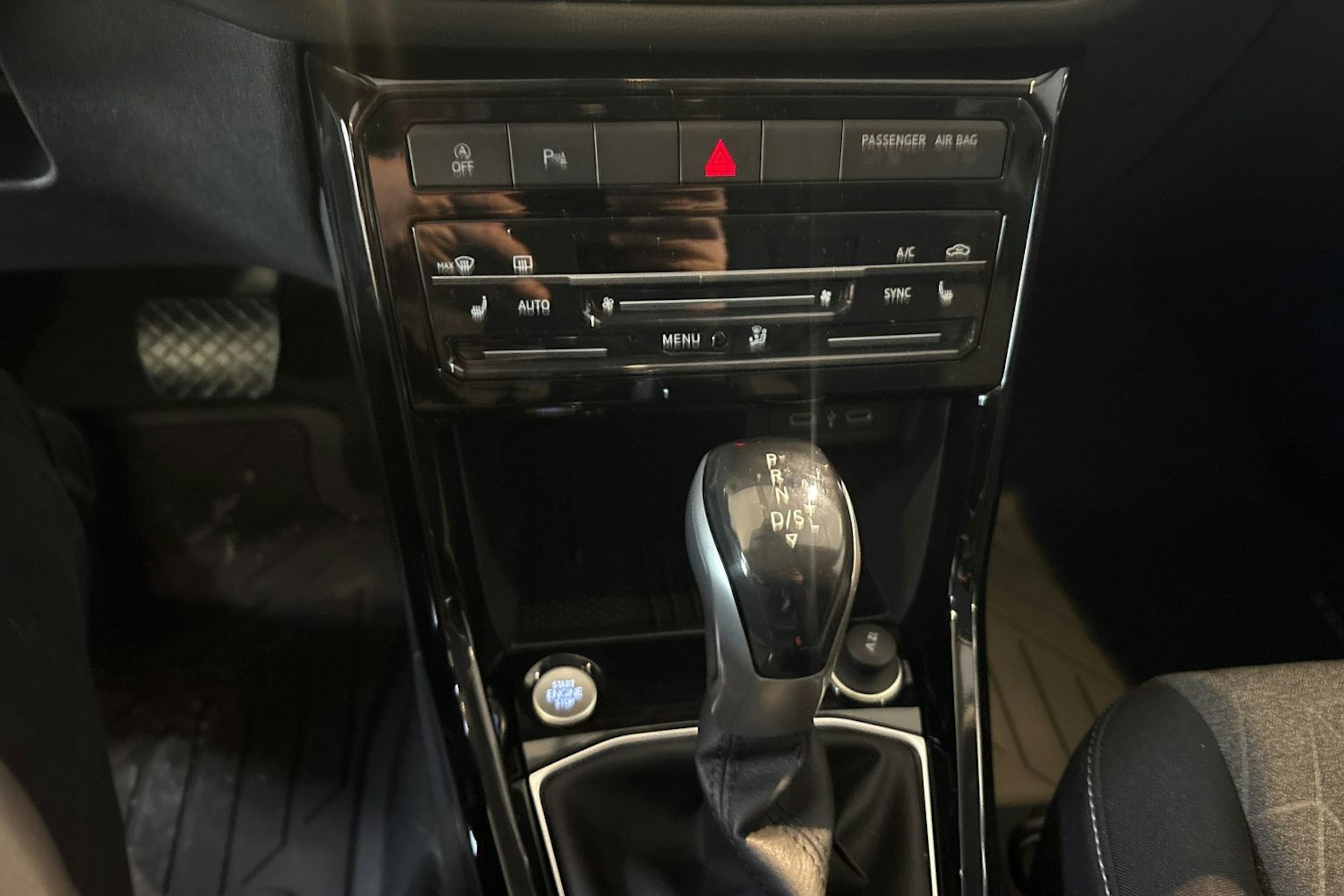 sininen Volkswagen T-Cross 2026 kuva 15.