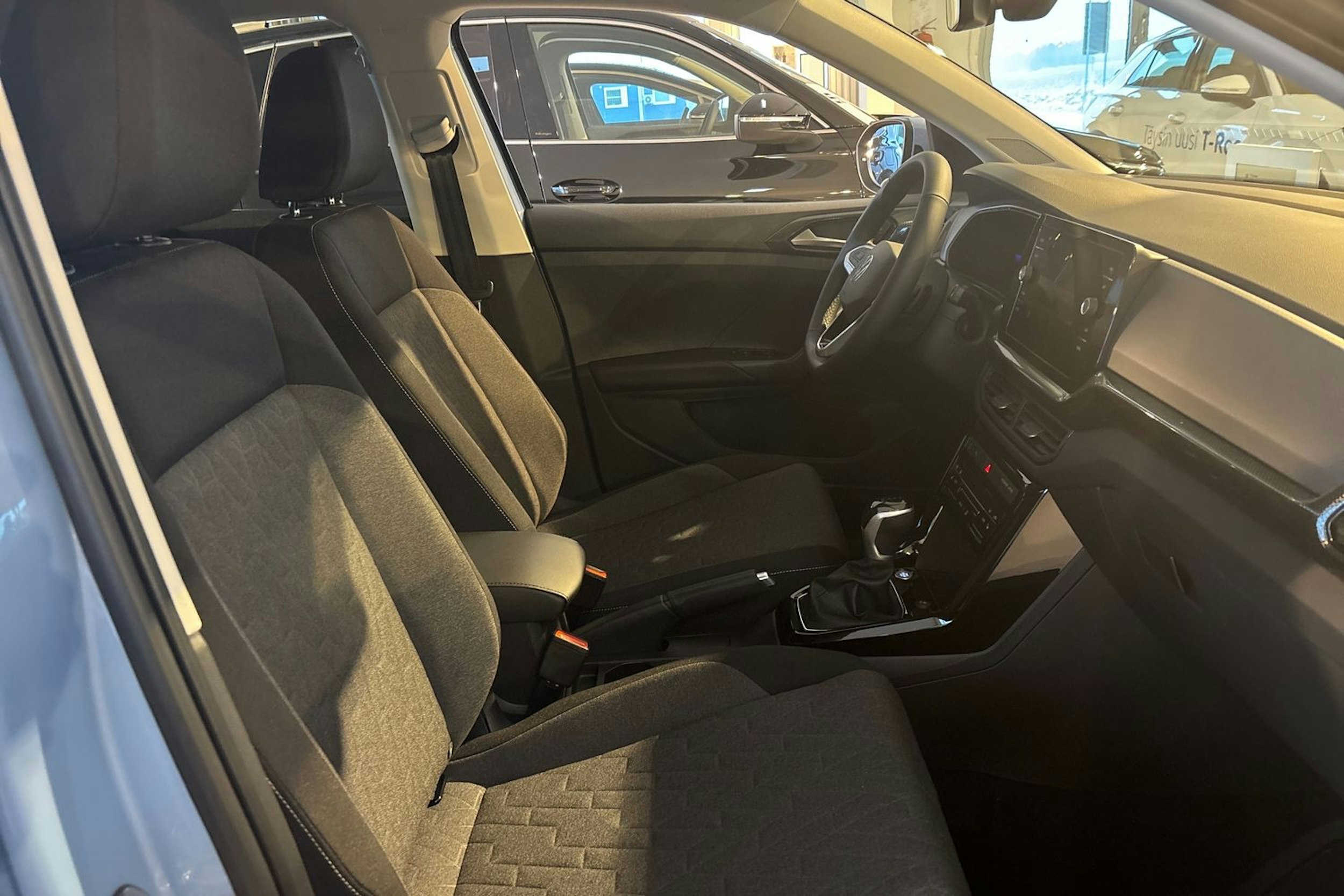 sininen Volkswagen T-Cross 2026 kuva 21.