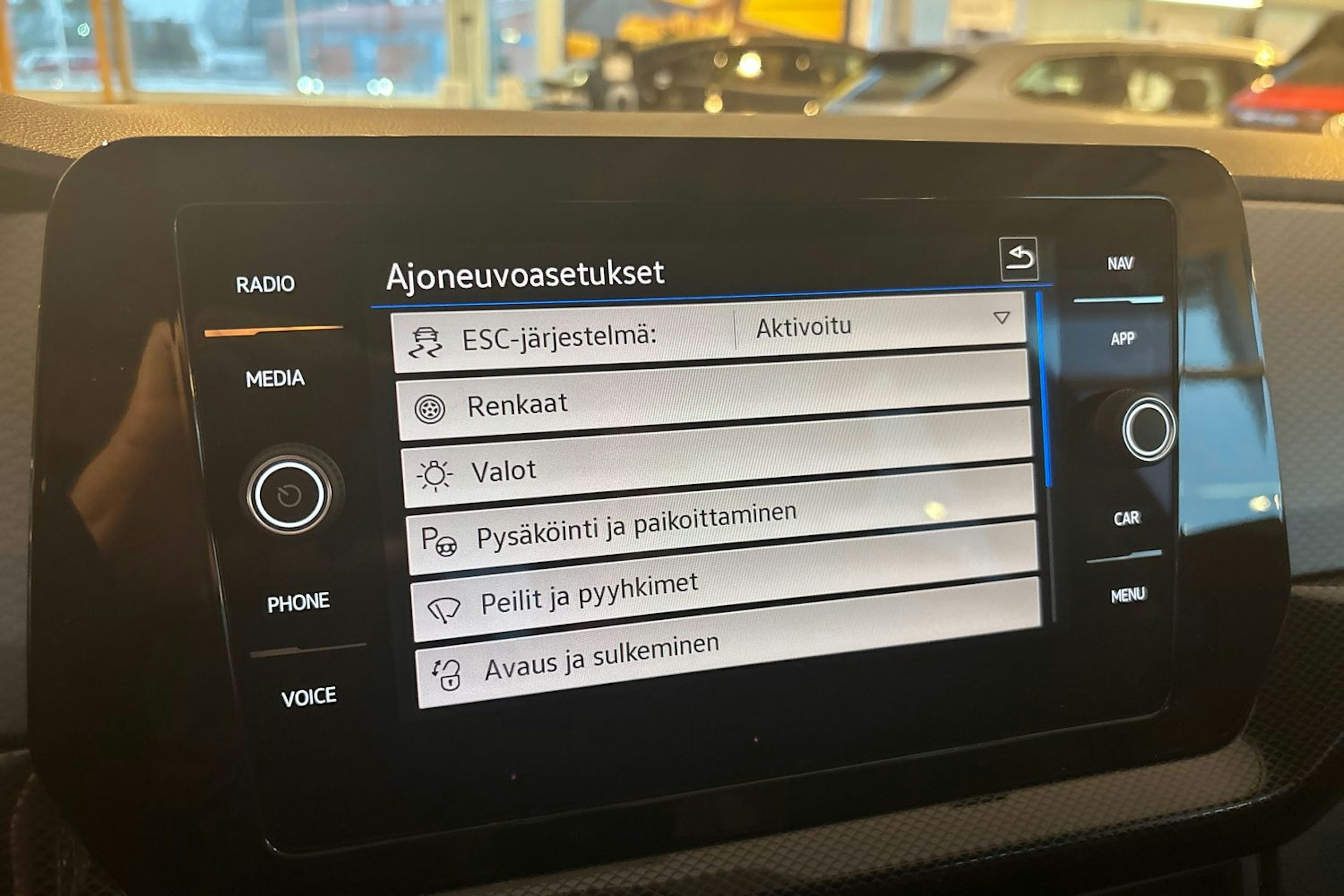 sininen Volkswagen T-Cross 2026 kuva 23.