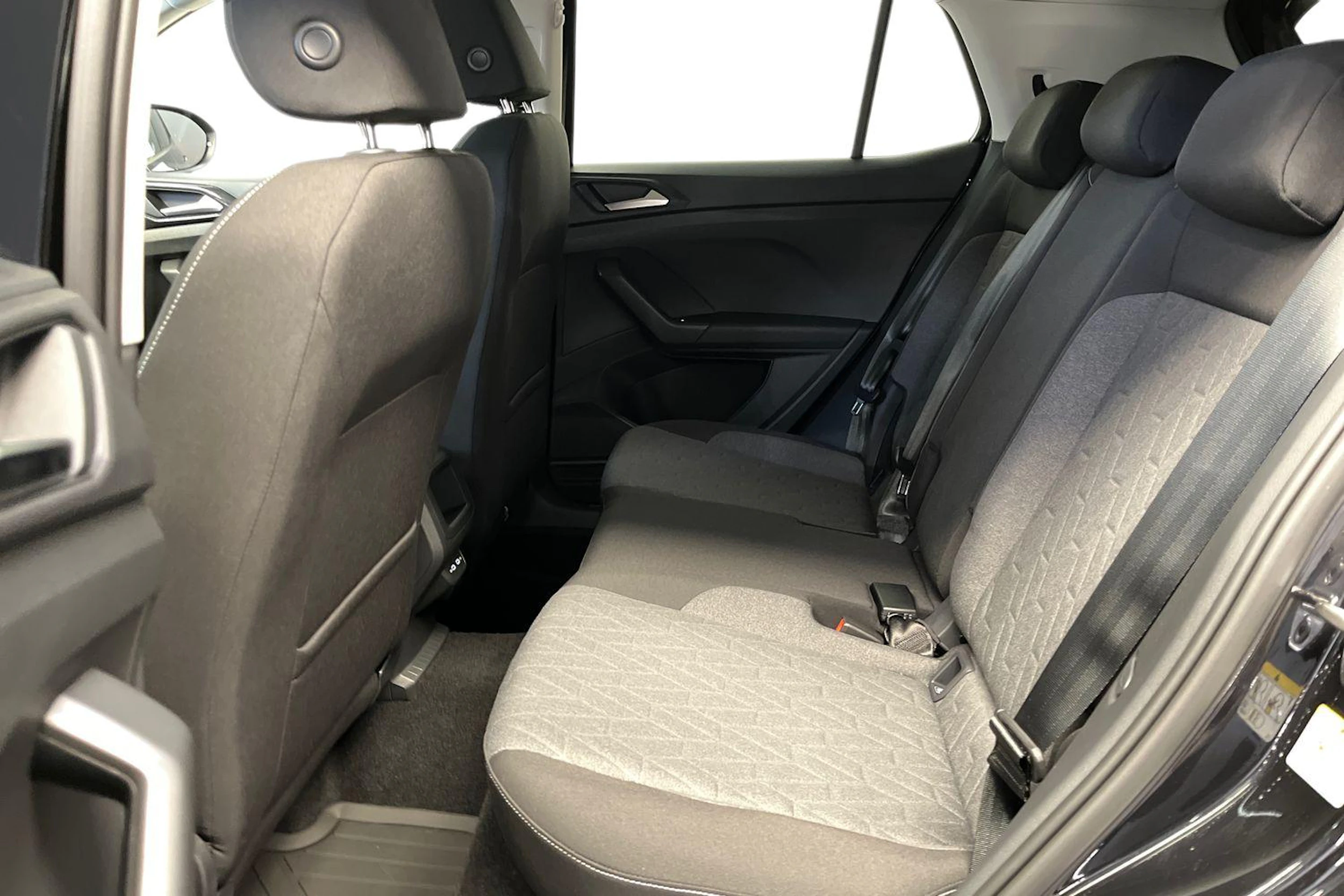 musta Volkswagen T-Cross 2026 kuva 8.