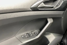 musta Volkswagen T-Cross 2026 kuva 12.