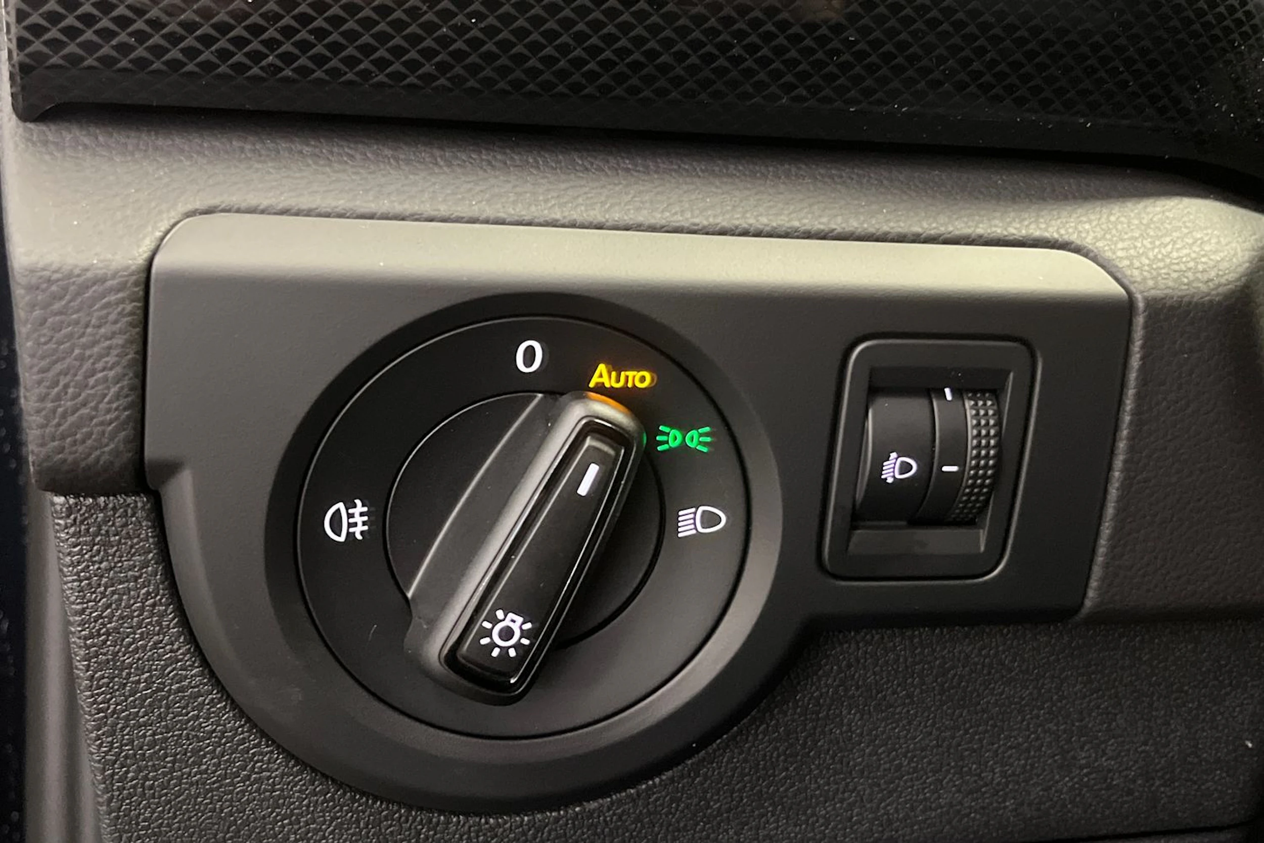 musta Volkswagen T-Cross 2026 kuva 13.