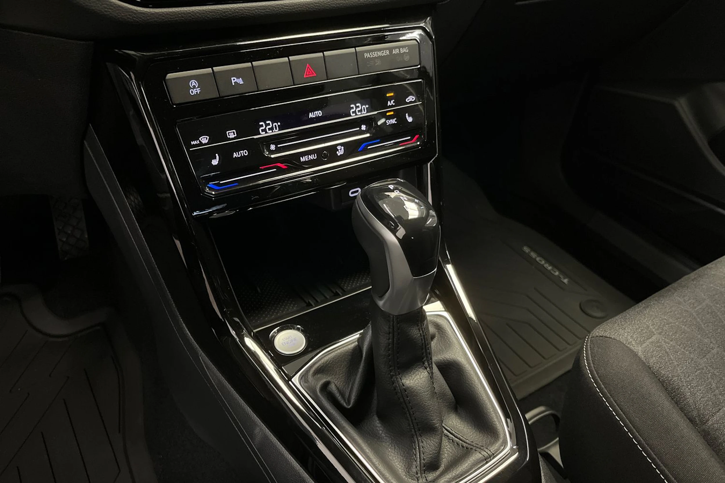 musta Volkswagen T-Cross 2026 kuva 14.