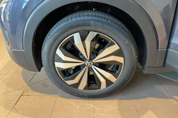 harmaa Volkswagen T-Cross 2026 kuva 10.
