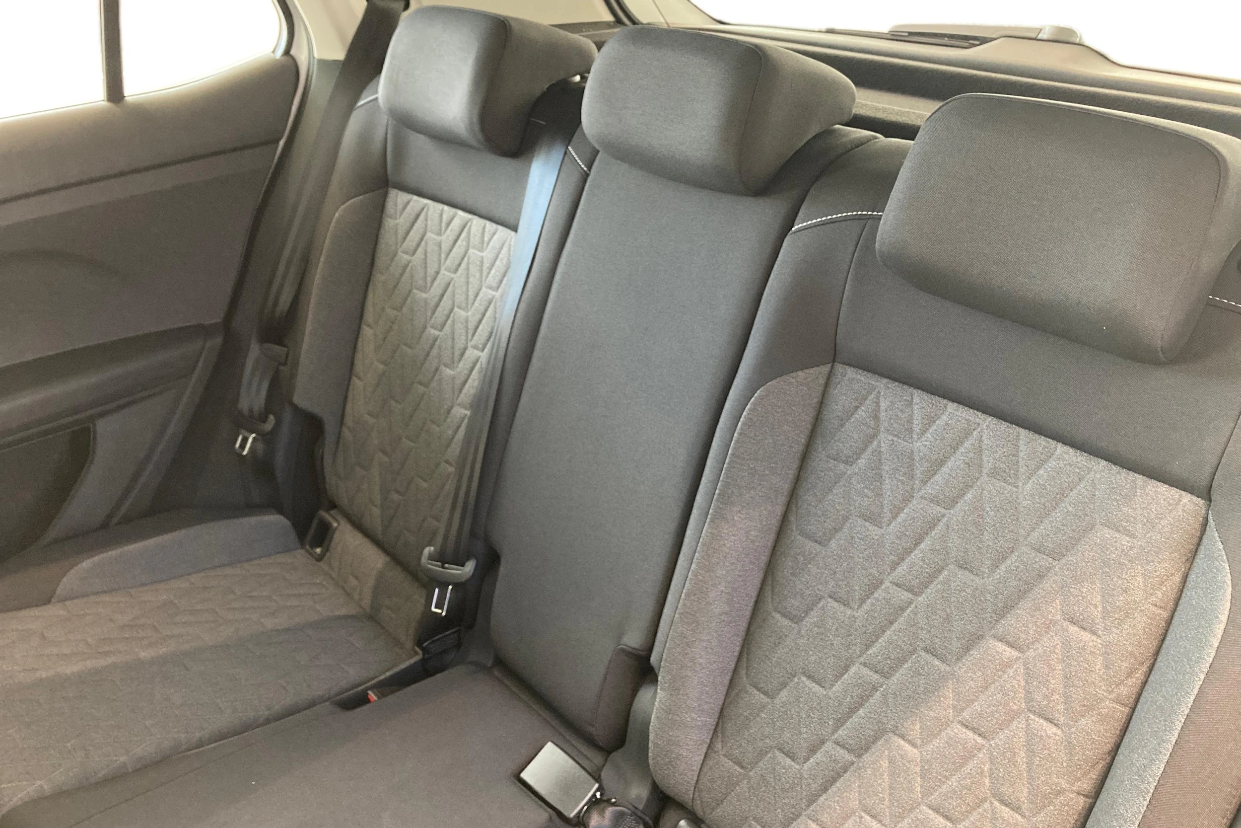 valkoinen Volkswagen T-Cross 2026 kuva 8.