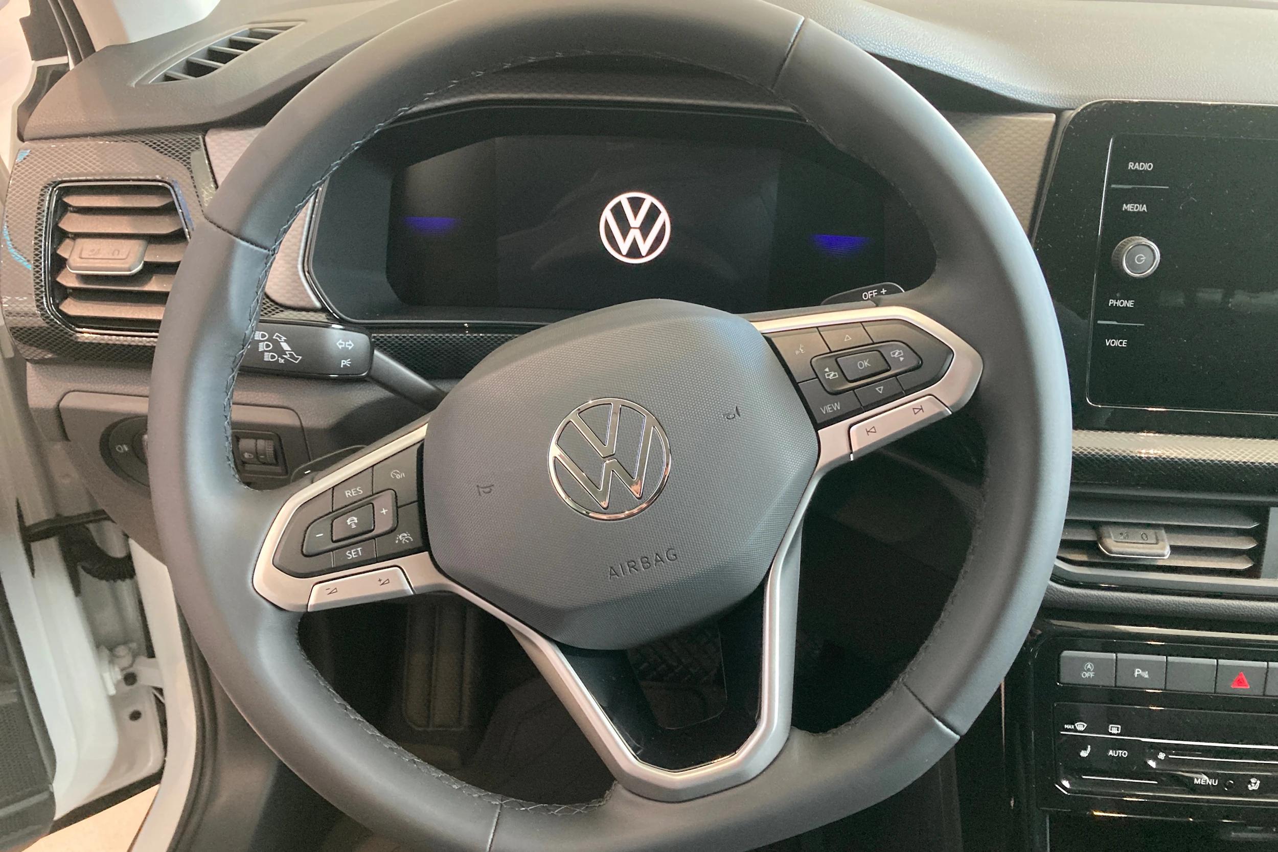 valkoinen Volkswagen T-Cross 2026 kuva 13.