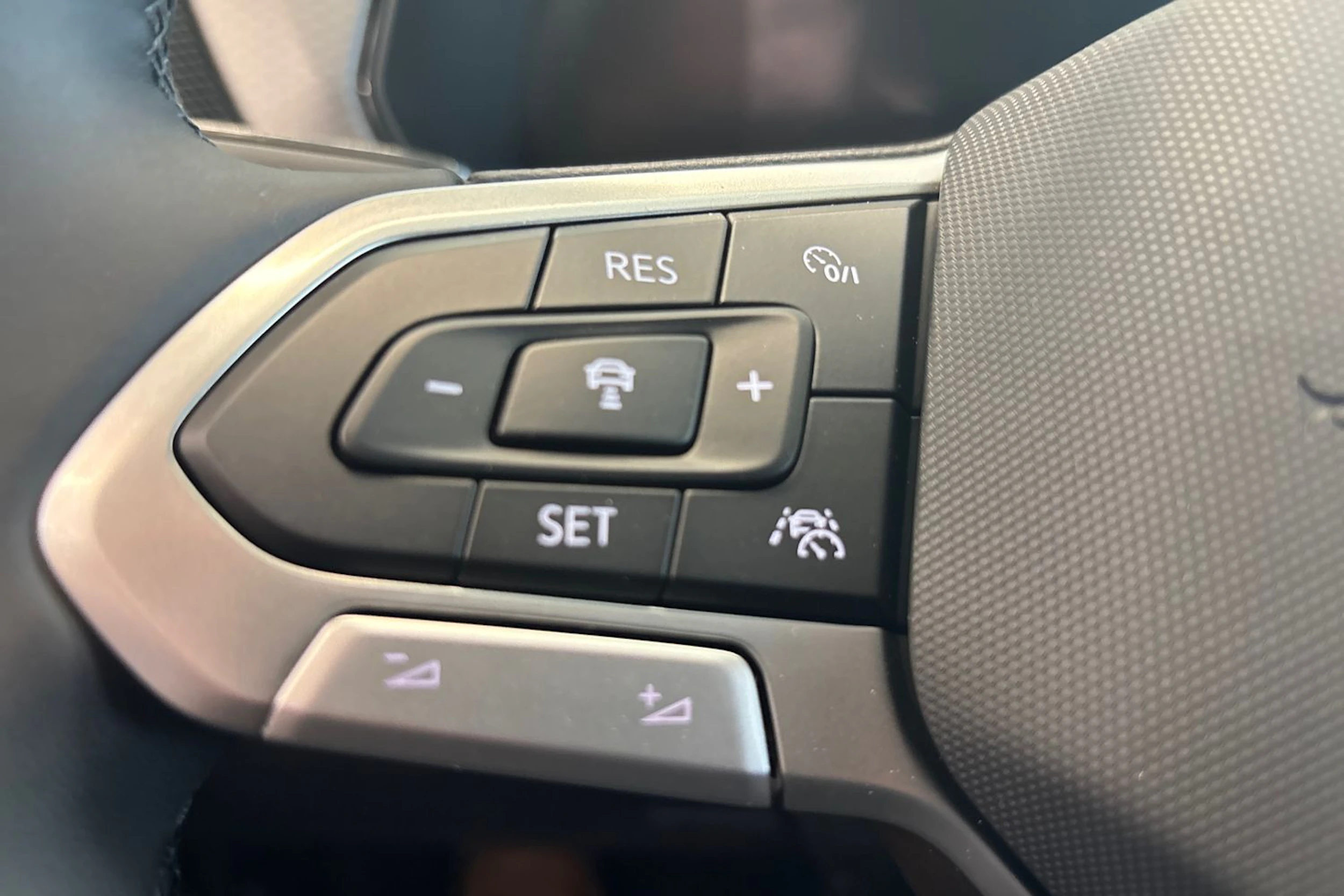 musta Volkswagen T-Cross 2026 kuva 14.