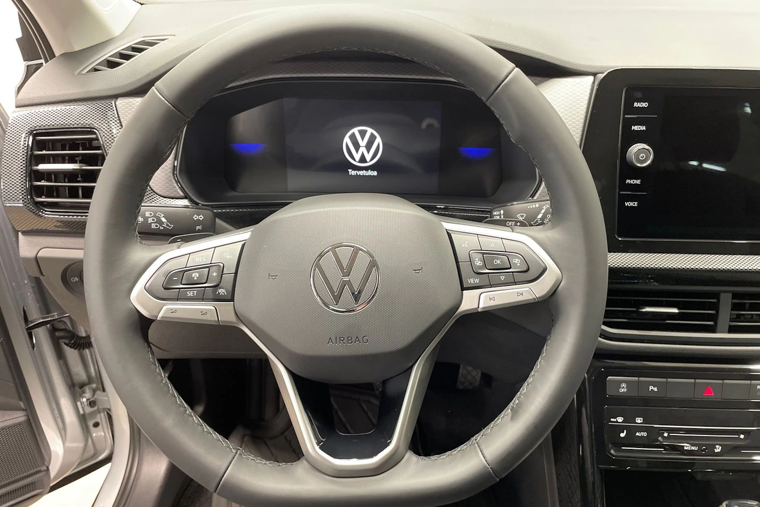 harmaa Volkswagen T-Cross 2026 kuva 11.