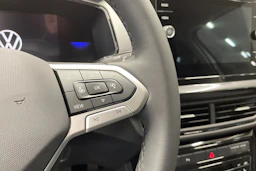 harmaa Volkswagen T-Cross 2026 kuva 13.