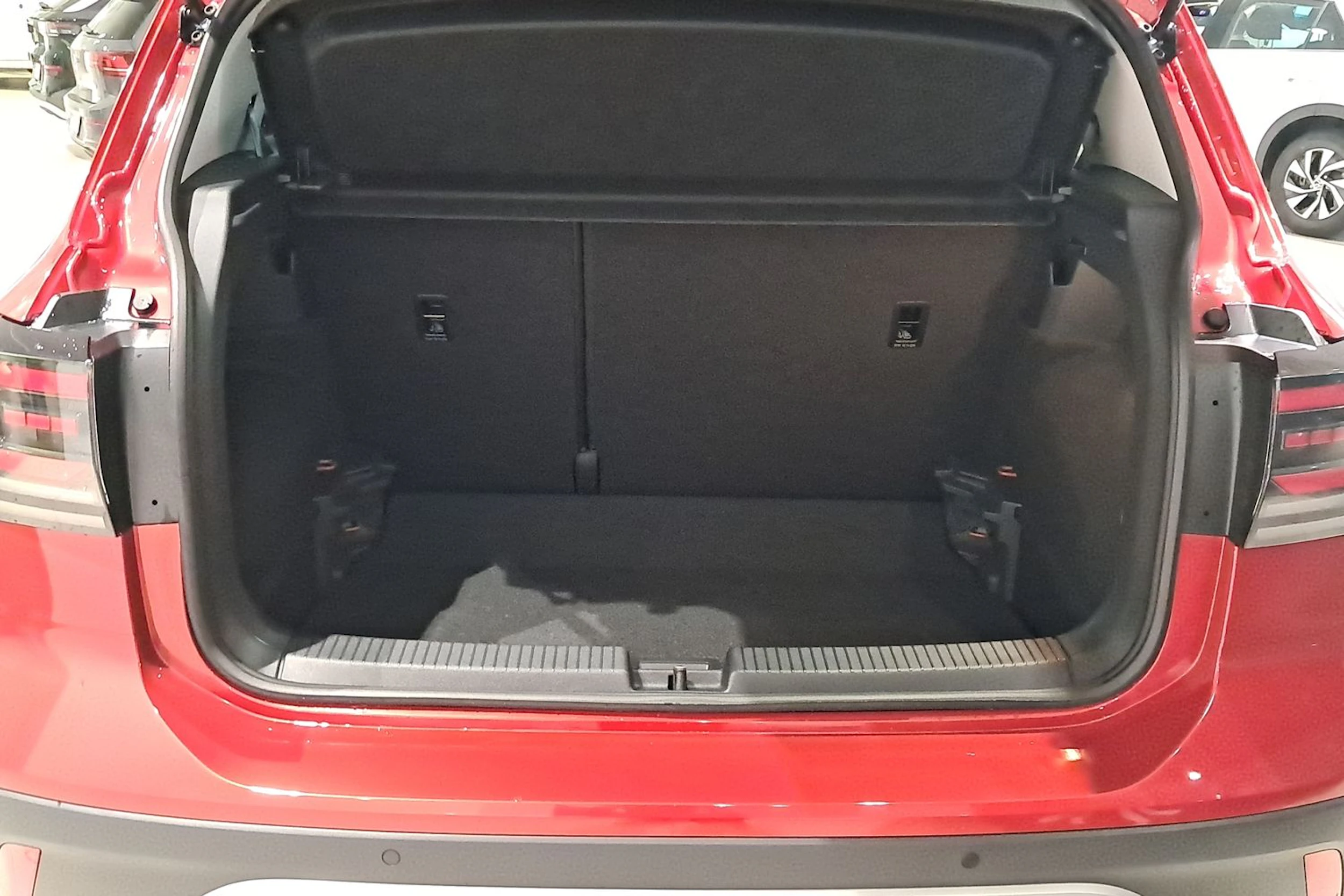 punainen Volkswagen T-Cross 2026 kuva 11.