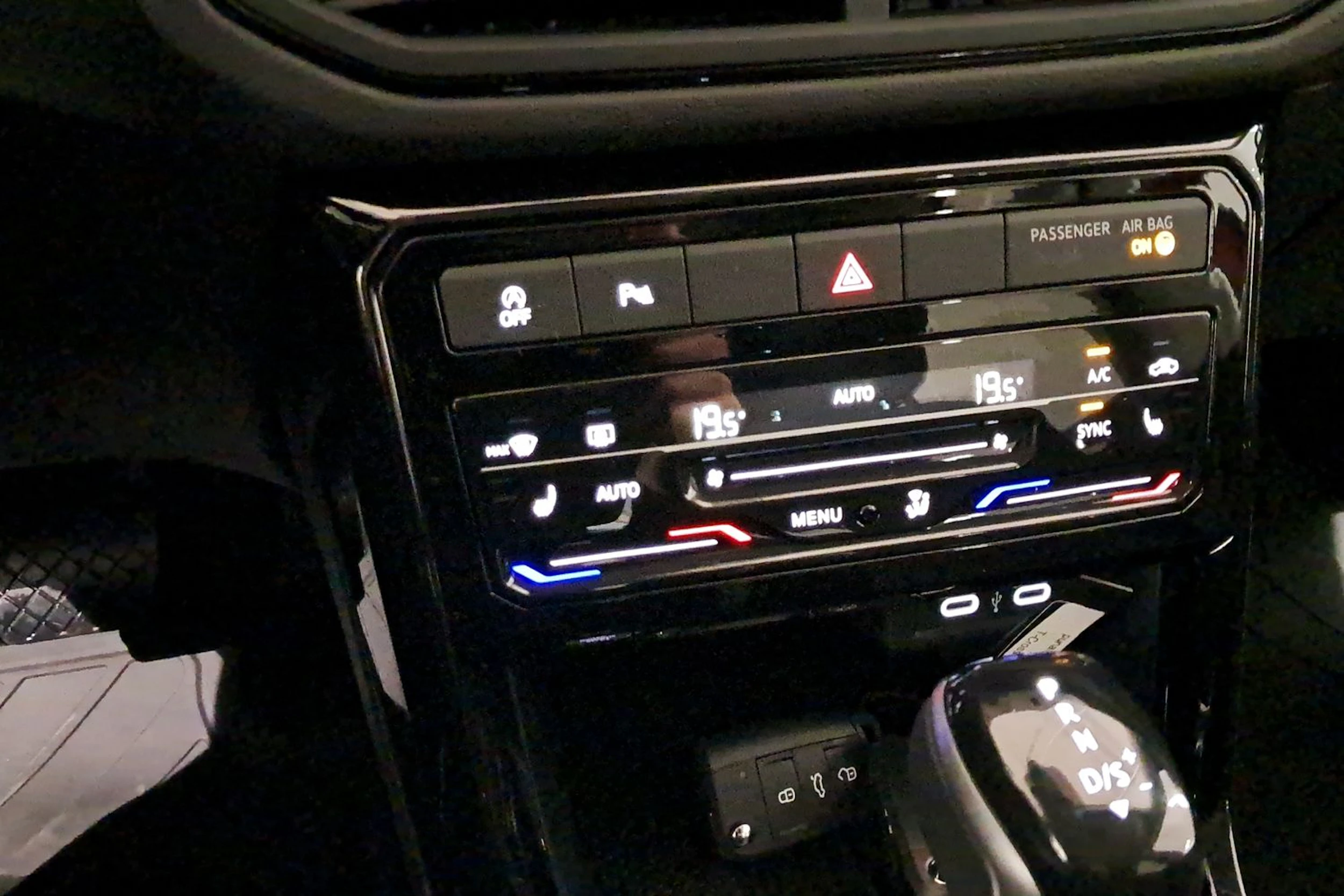 punainen Volkswagen T-Cross 2026 kuva 13.