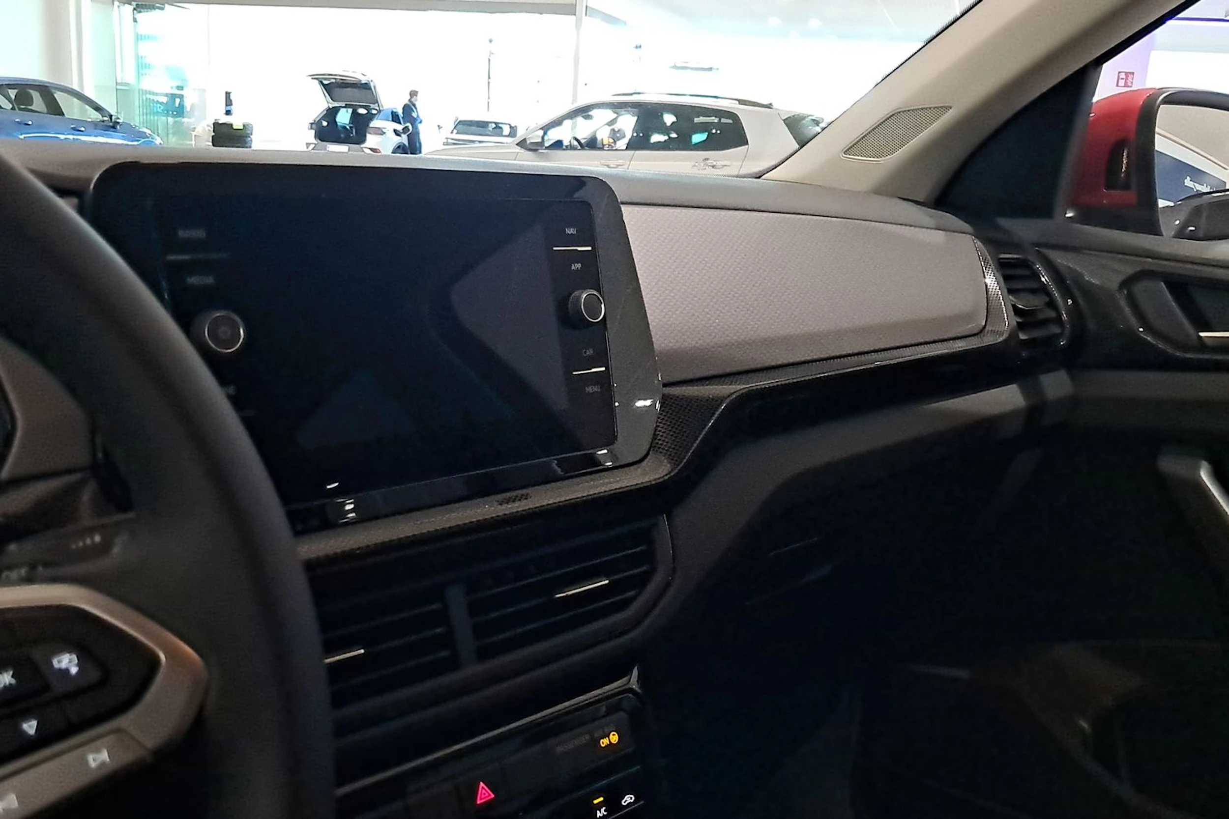 punainen Volkswagen T-Cross 2026 kuva 15.