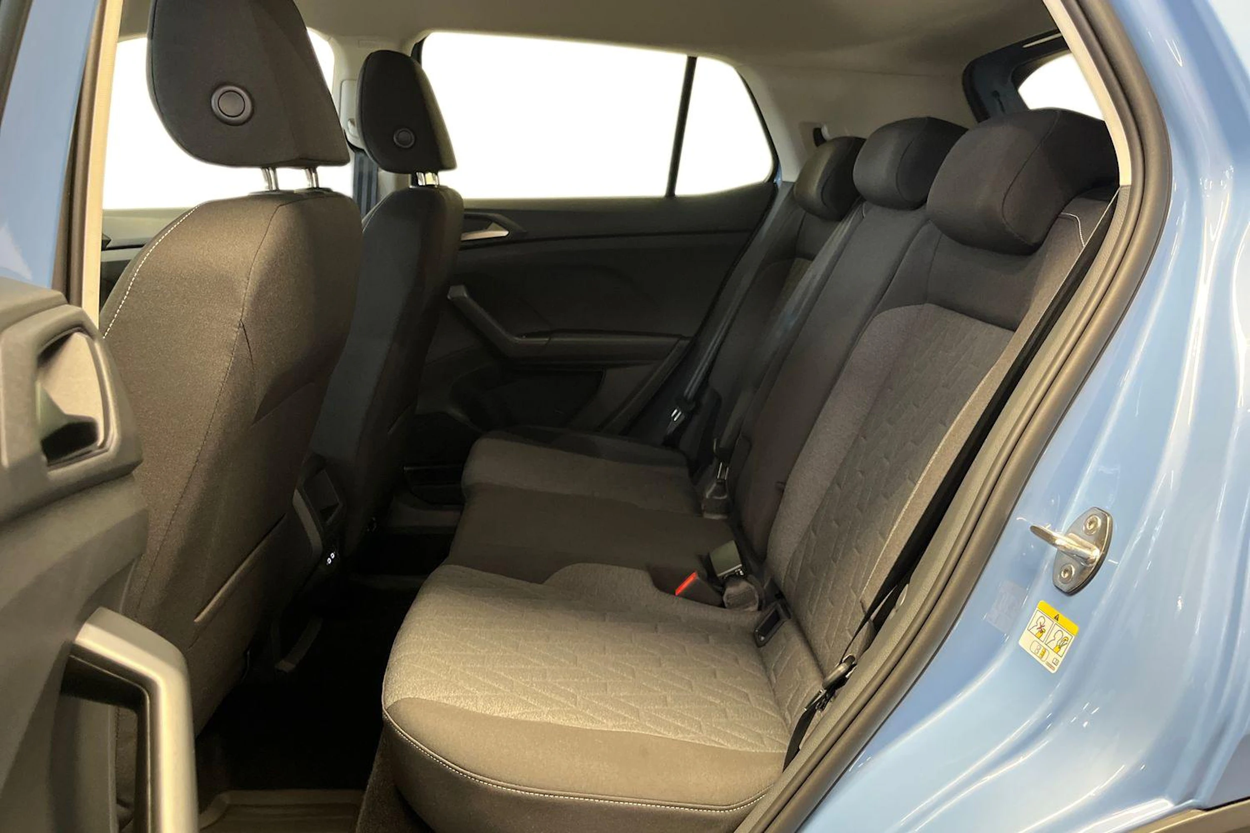 sininen Volkswagen T-Cross 2026 kuva 8.