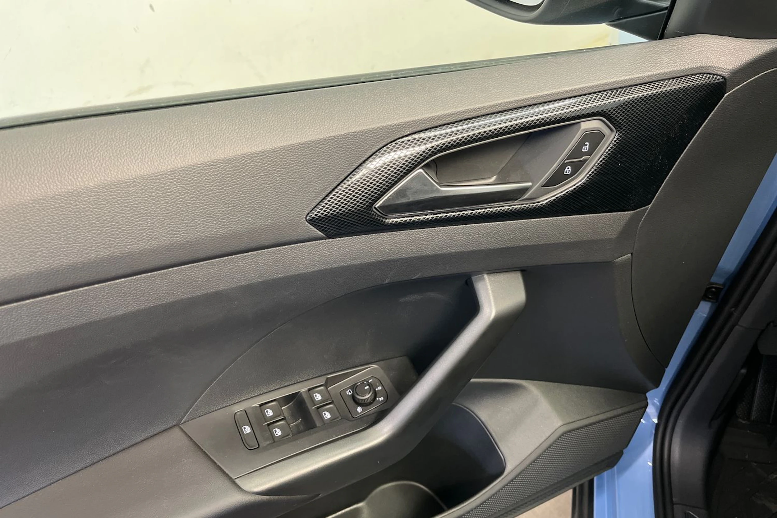 sininen Volkswagen T-Cross 2026 kuva 12.