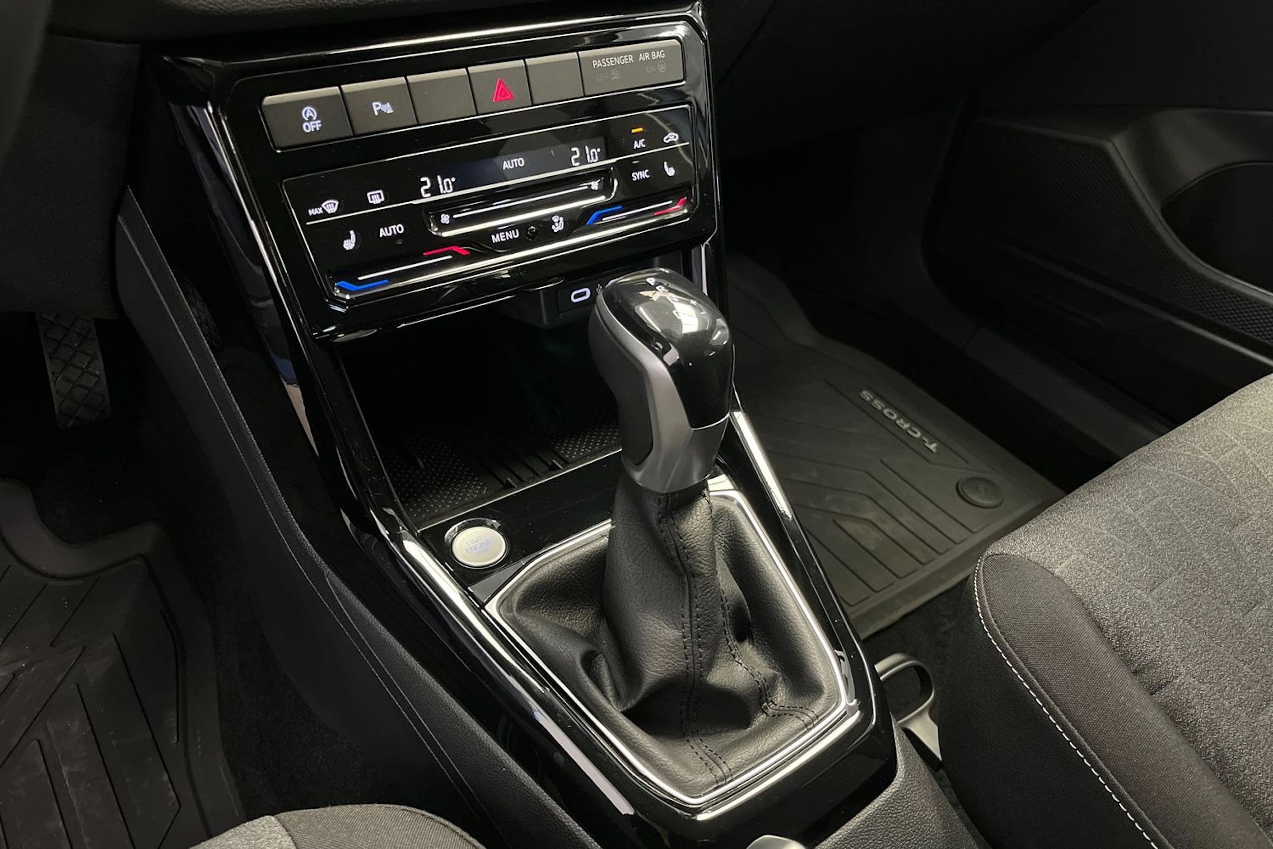 sininen Volkswagen T-Cross 2026 kuva 13.