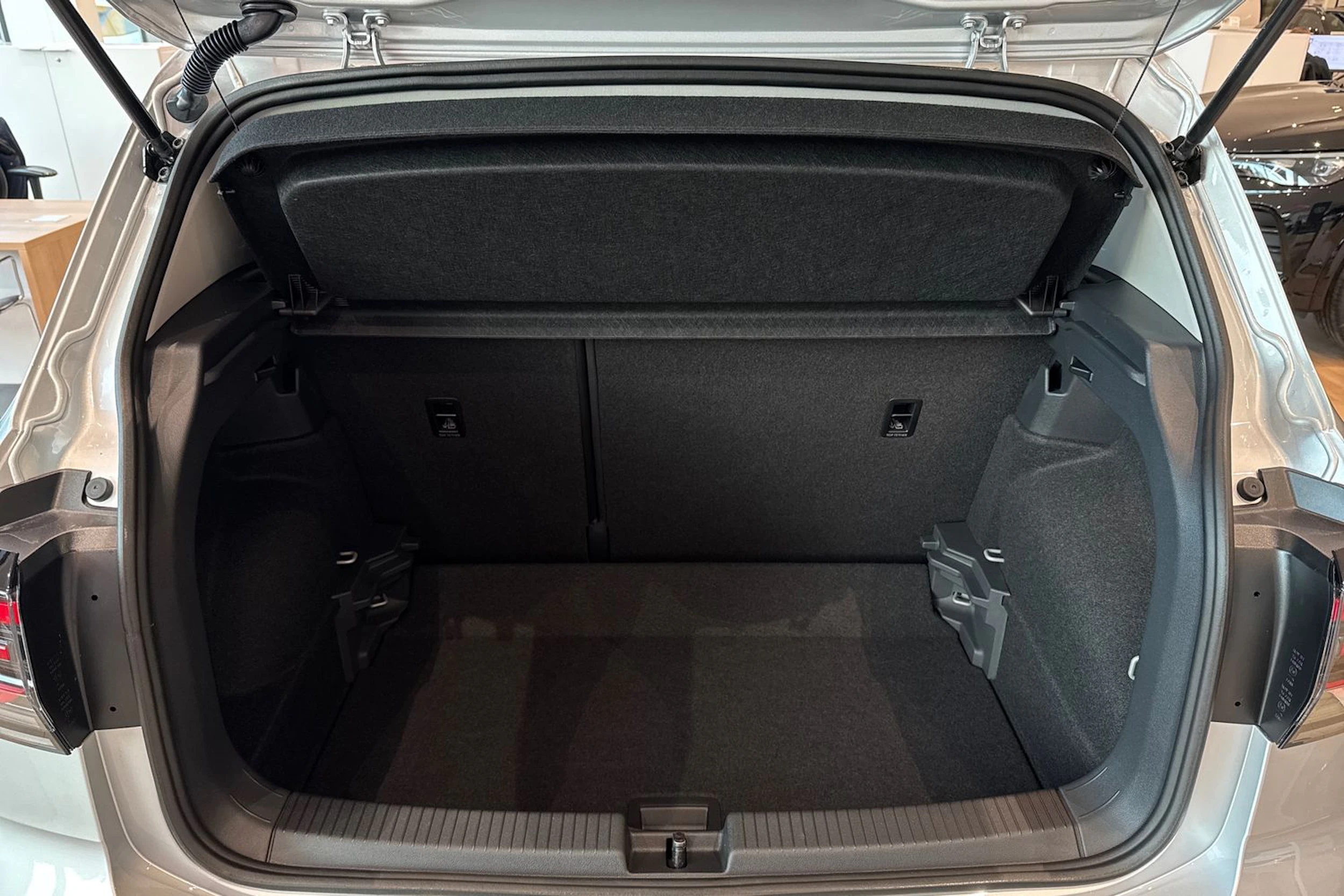 met. harmaa Volkswagen T-Cross 2026 kuva 10.