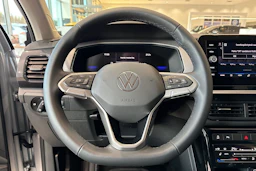 met. harmaa Volkswagen T-Cross 2026 kuva 12.