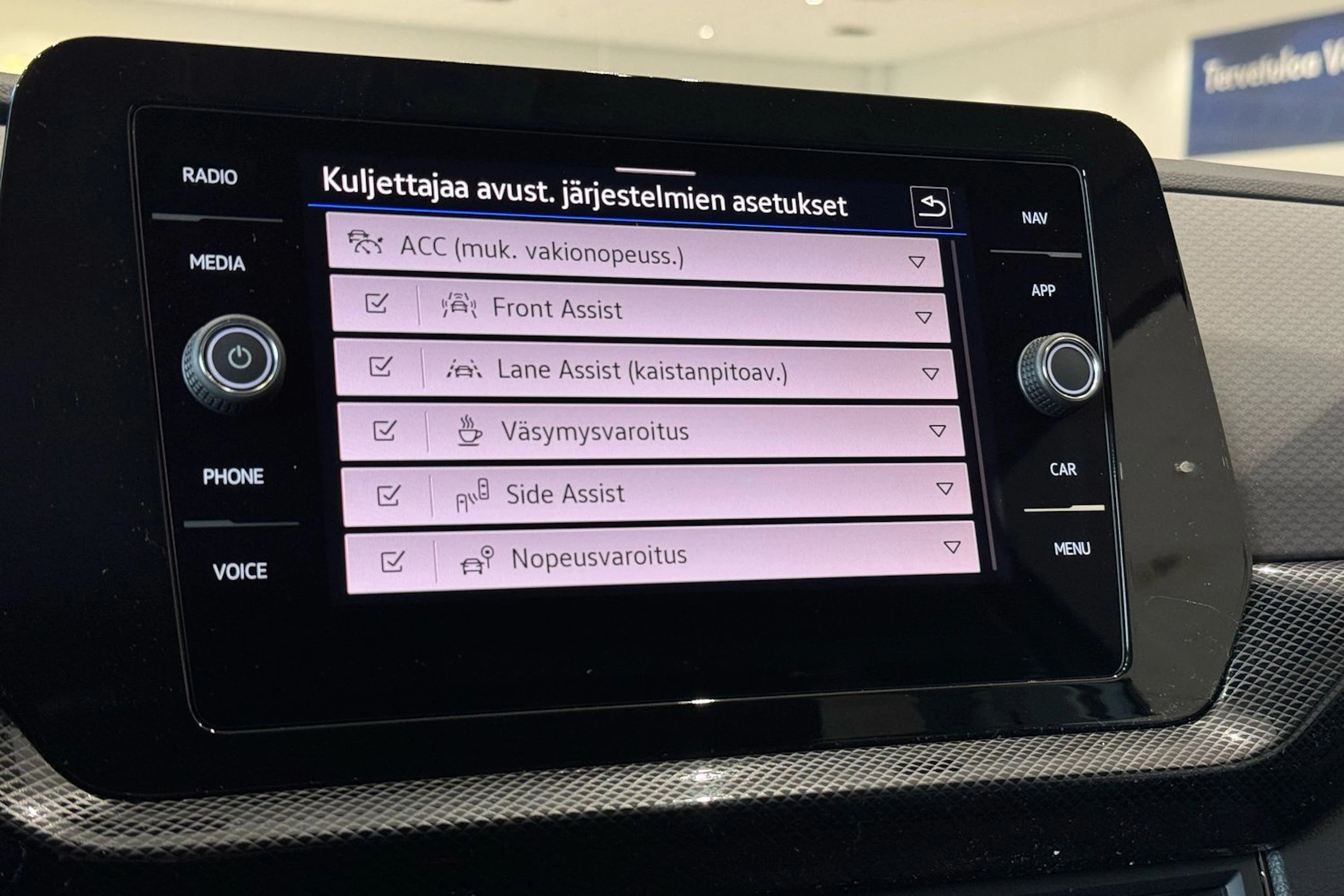 met. harmaa Volkswagen T-Cross 2026 kuva 18.