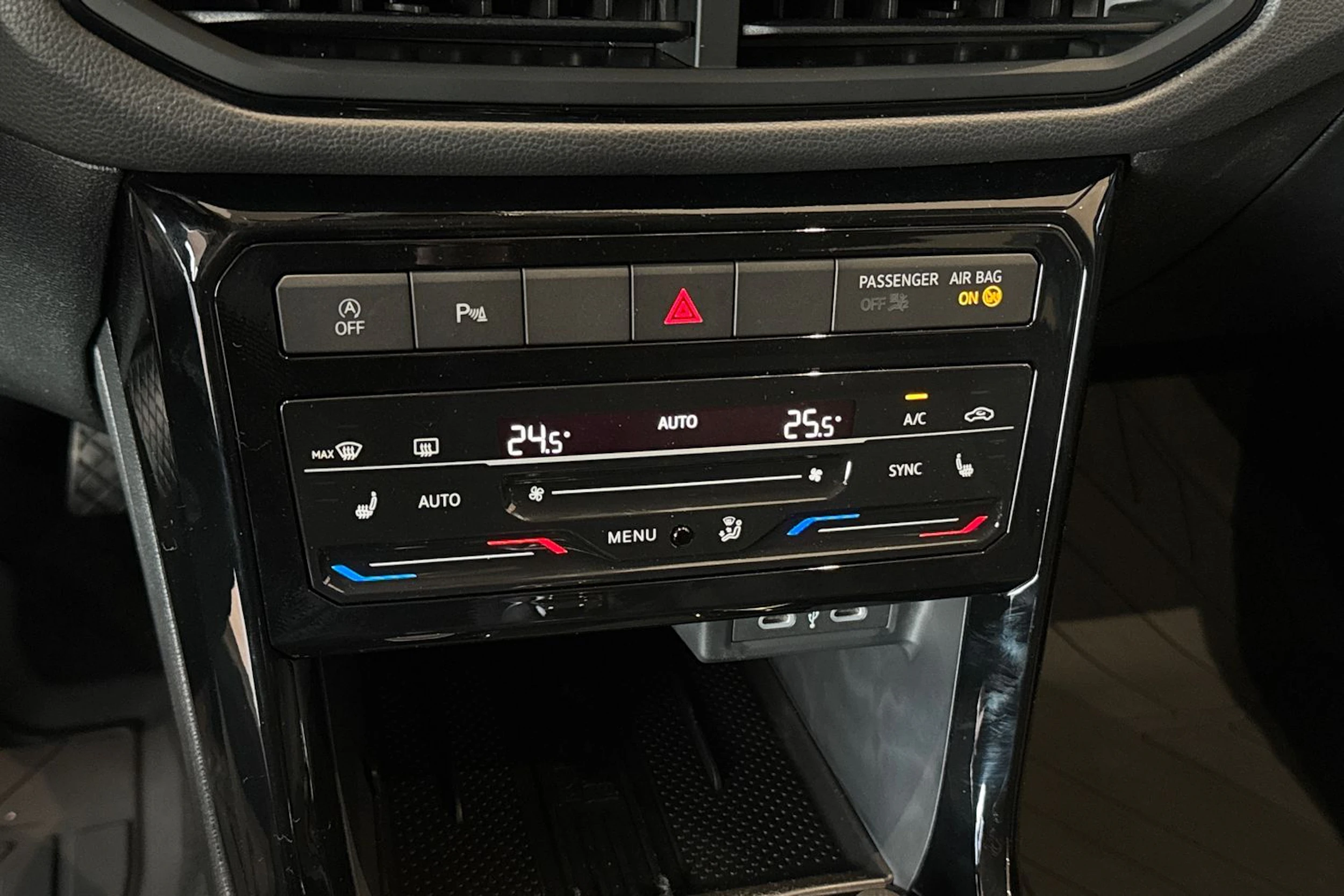 met. harmaa Volkswagen T-Cross 2026 kuva 19.