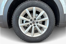 met. harmaa Volkswagen T-Cross 2026 kuva 9.