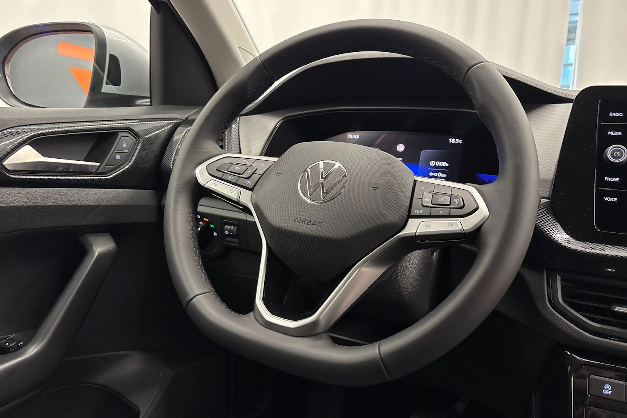 met. harmaa Volkswagen T-Cross 2026 kuva 14.