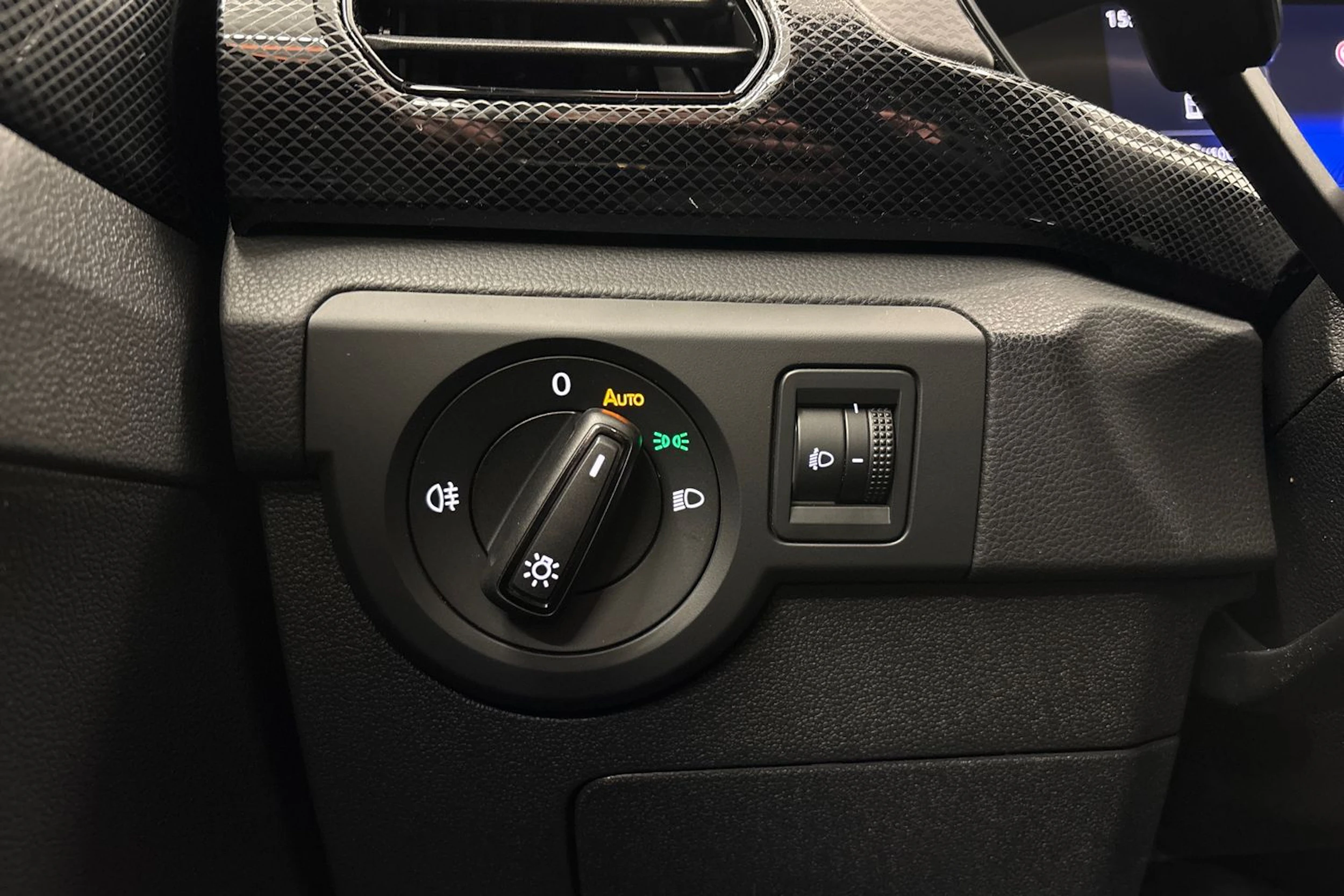 met. harmaa Volkswagen T-Cross 2026 kuva 18.