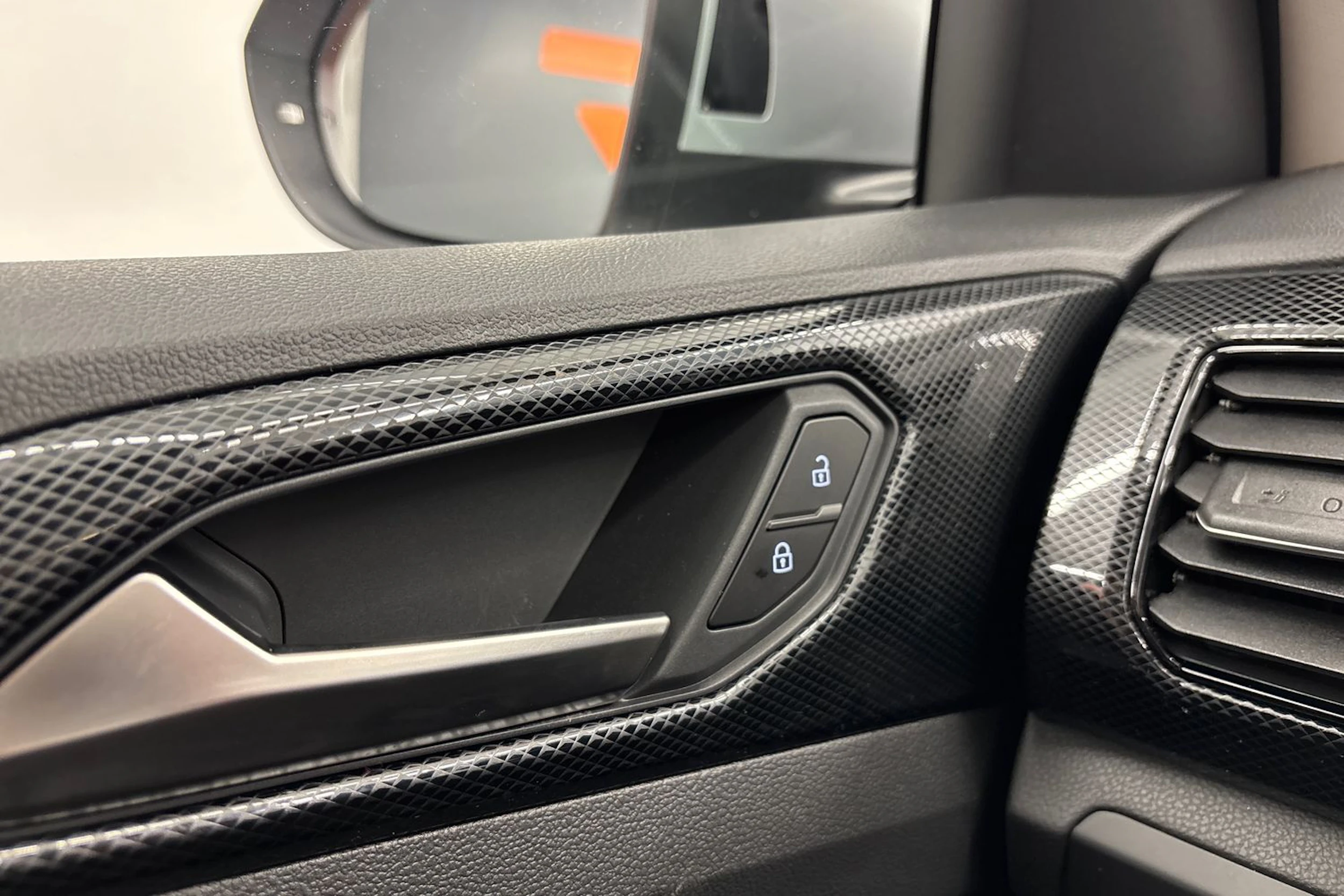 met. harmaa Volkswagen T-Cross 2026 kuva 24.