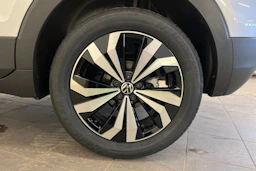 harmaa Volkswagen T-Cross 2026 kuva 10.