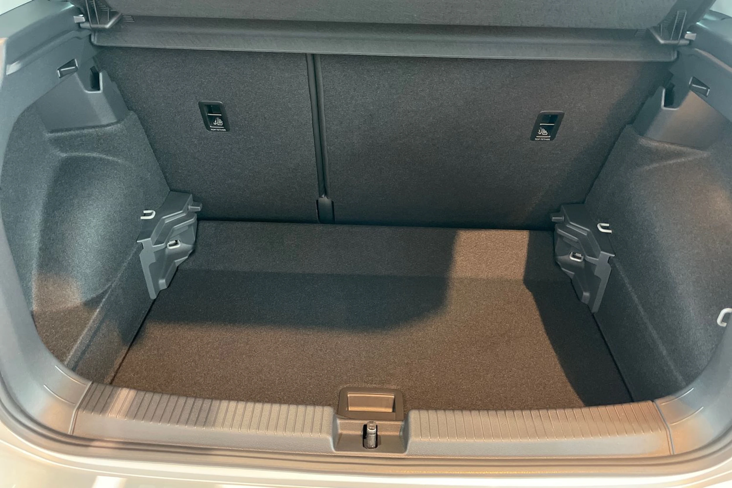 met. harmaa Volkswagen T-Cross 2026 kuva 16.