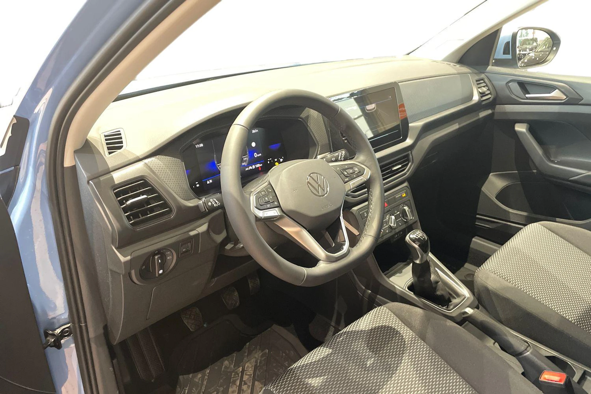 met. sininen Volkswagen T-Cross 2026 kuva 6.