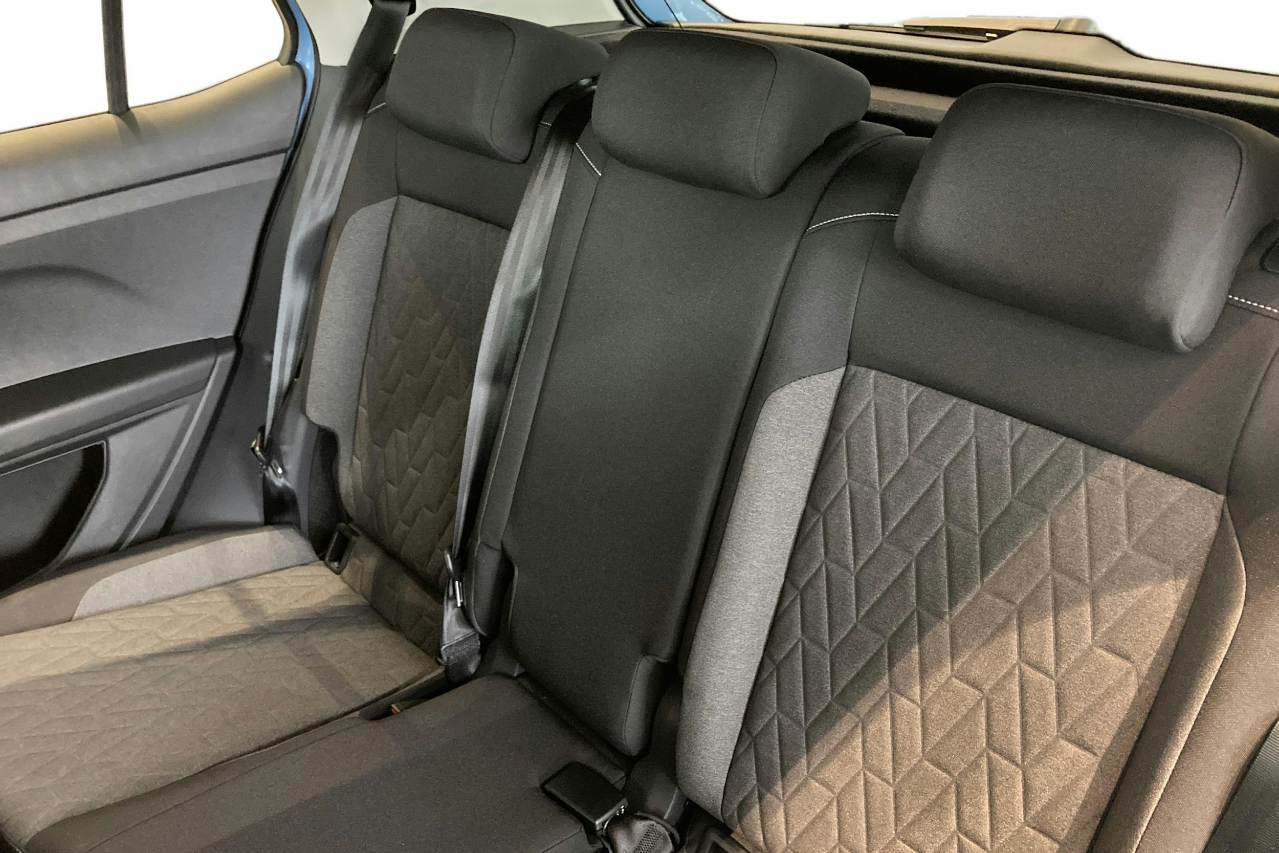 sininen Volkswagen T-Cross 2026 kuva 8.