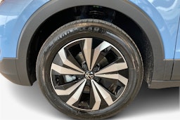 sininen Volkswagen T-Cross 2026 kuva 9.