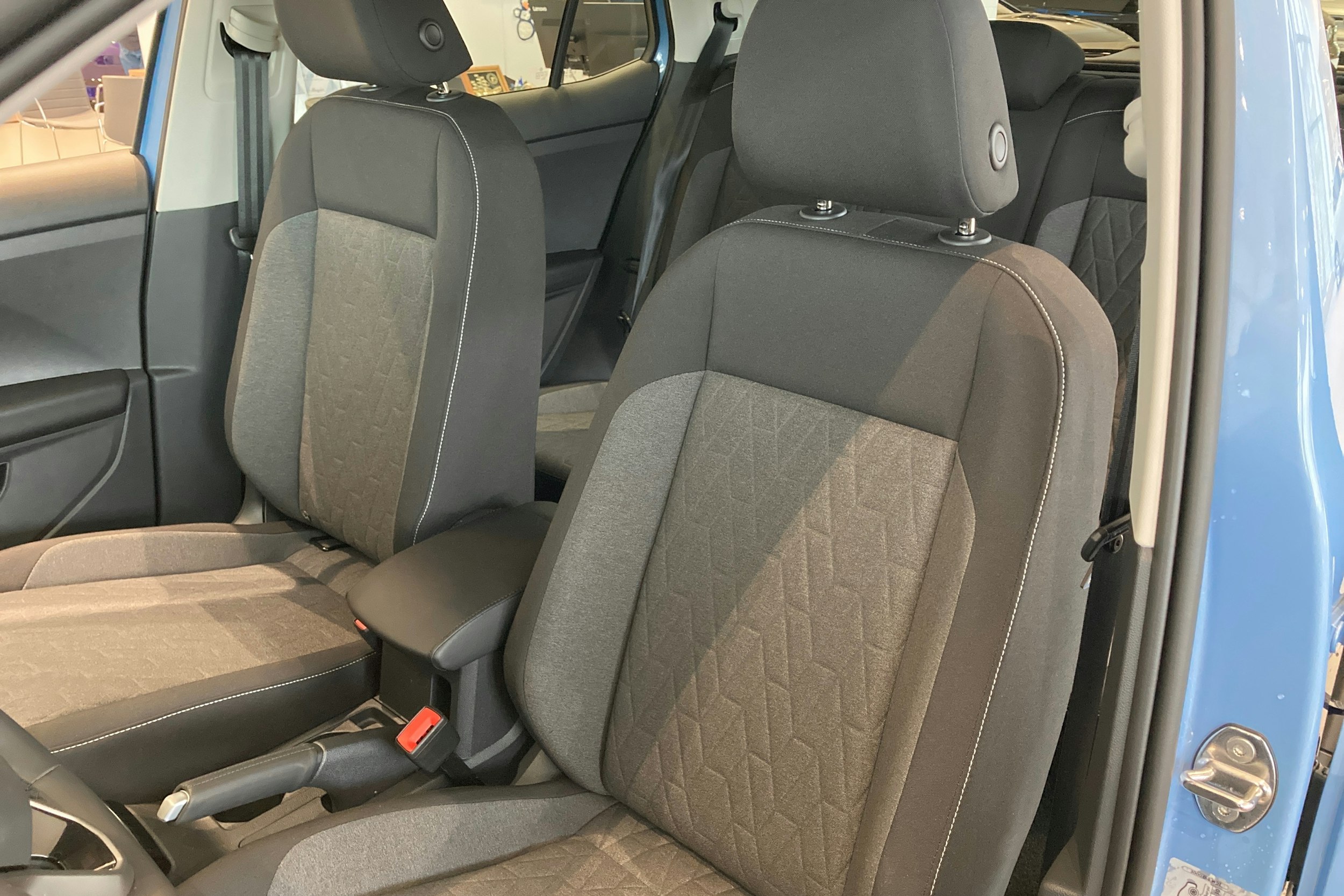 sininen Volkswagen T-Cross 2026 kuva 11.