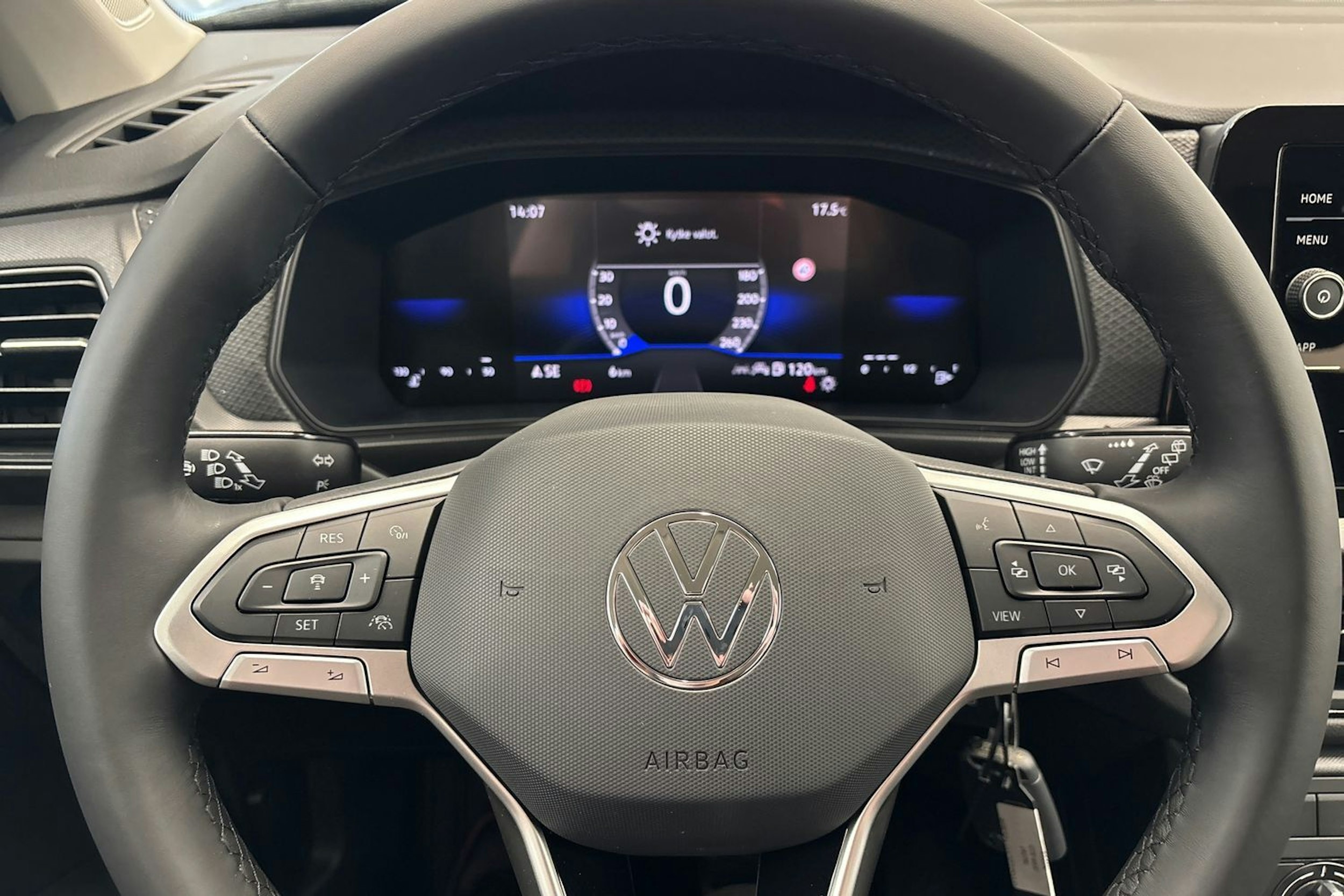 met. harmaa Volkswagen T-Cross 2026 kuva 11.