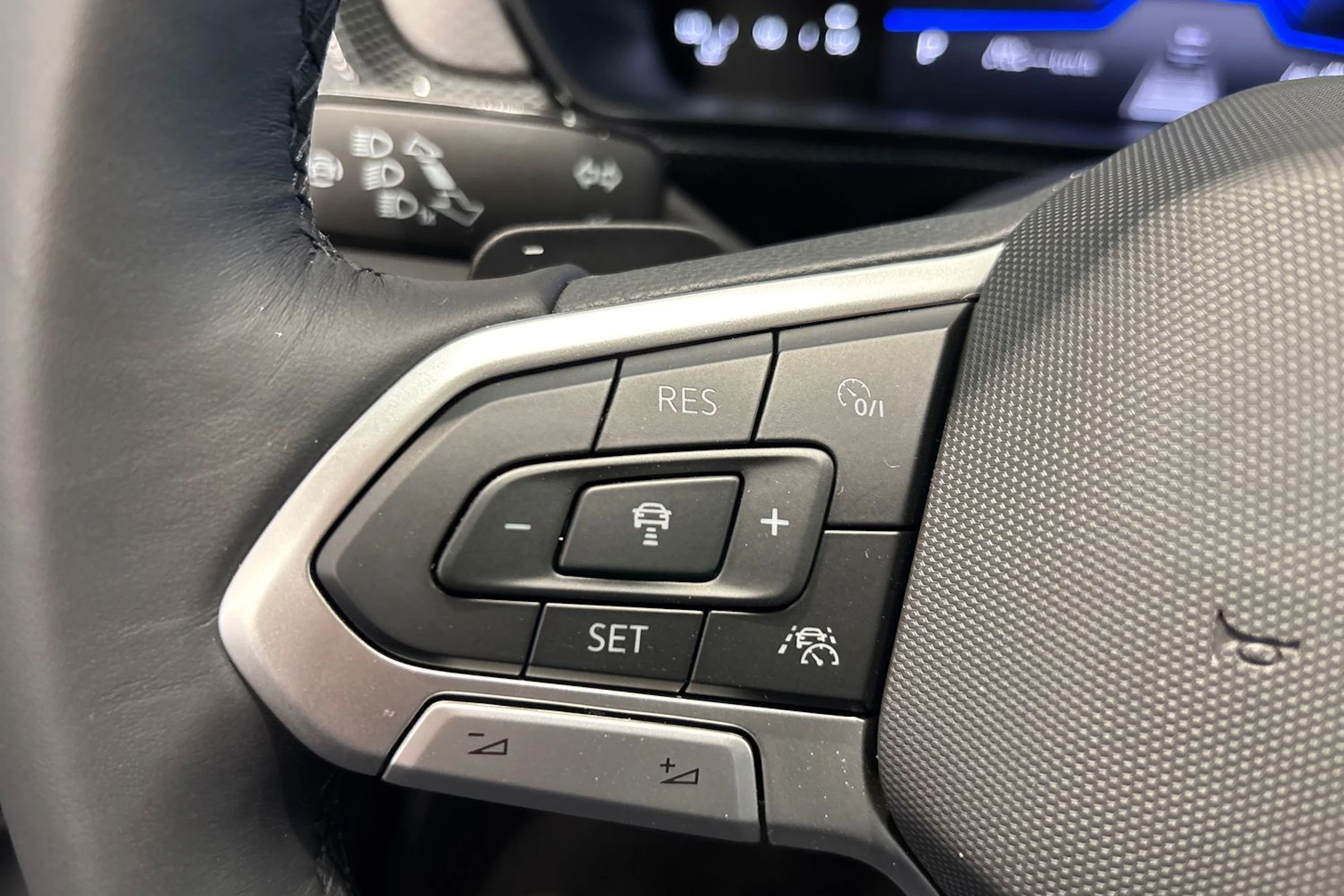 sininen Volkswagen T-Cross 2026 kuva 20.