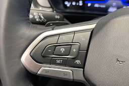 sininen Volkswagen T-Cross 2026 kuva 20.