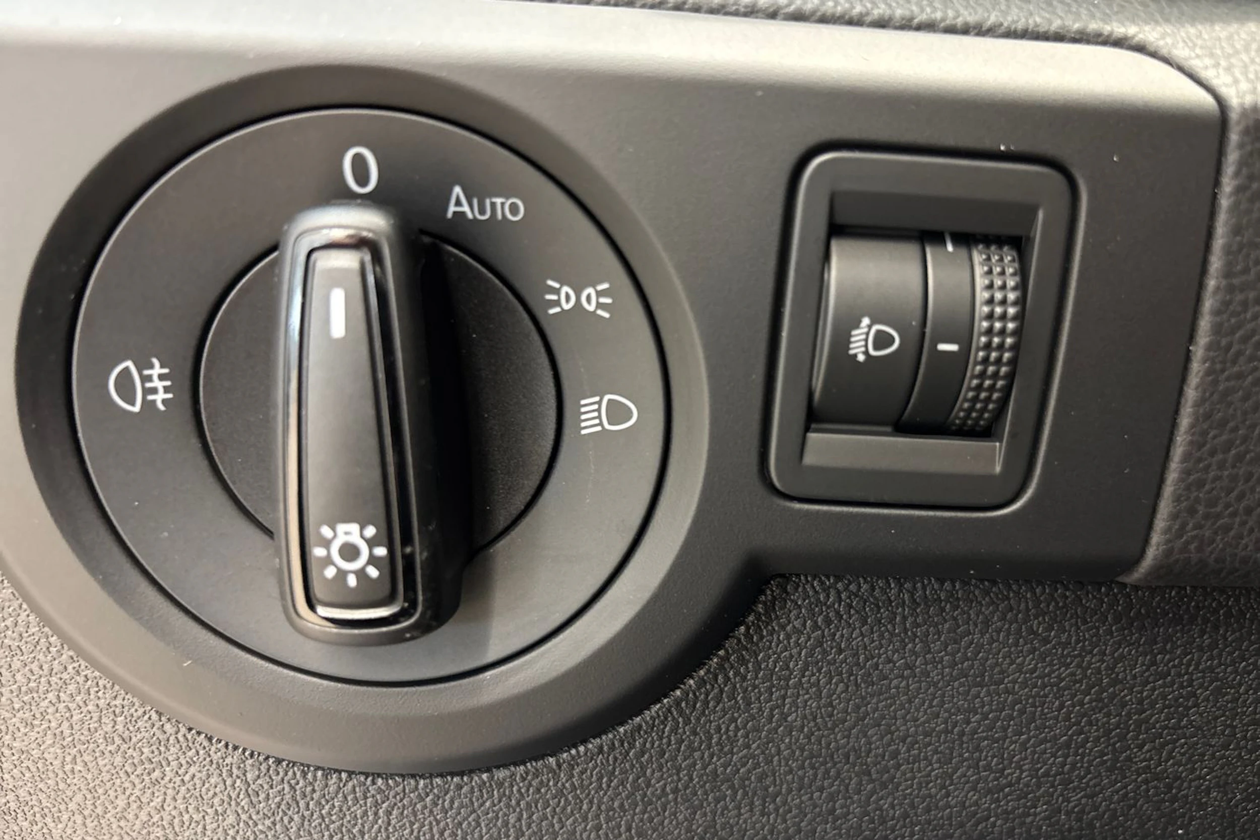 sininen Volkswagen T-Cross 2026 kuva 22.