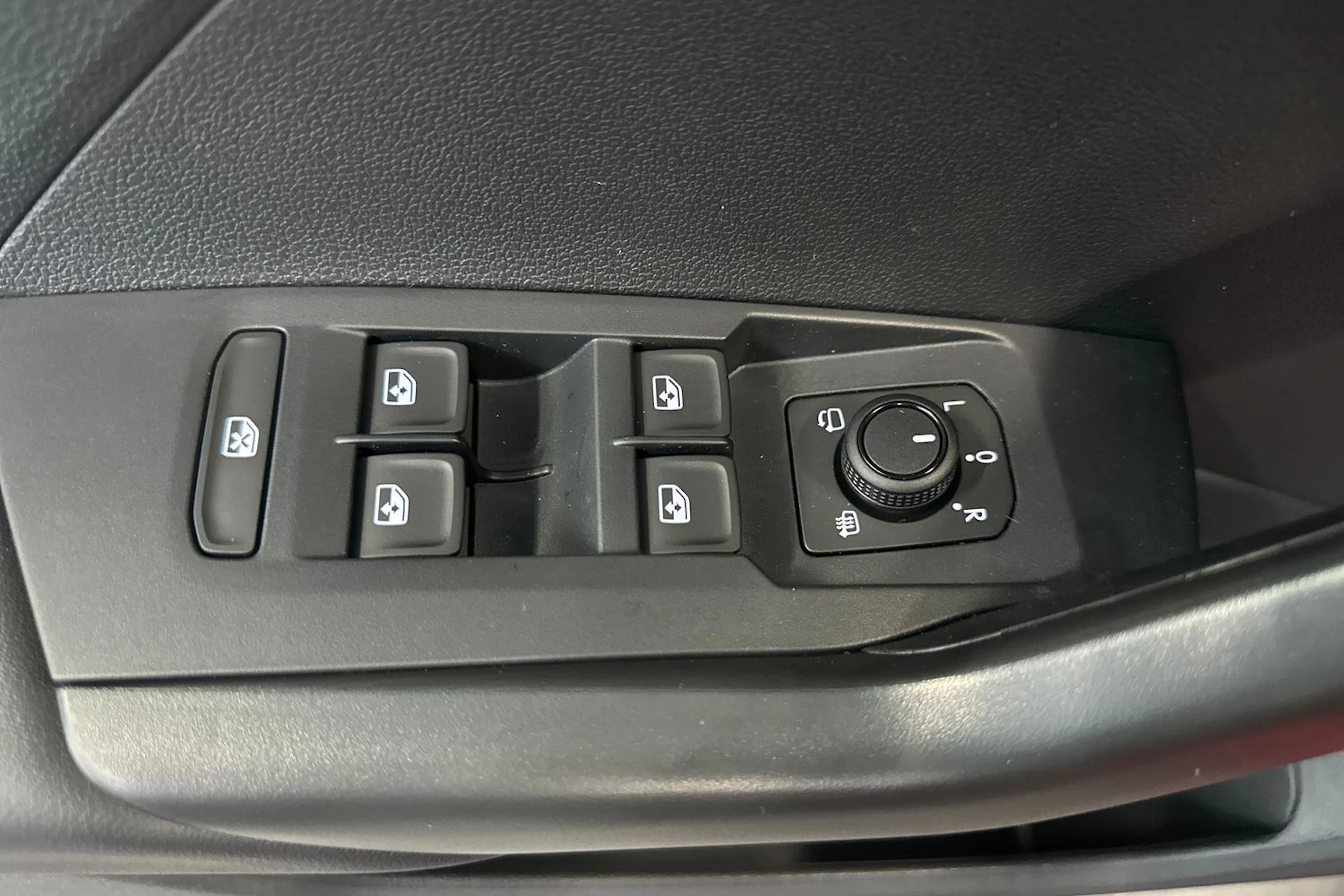 punainen Volkswagen T-Cross 2026 kuva 12.