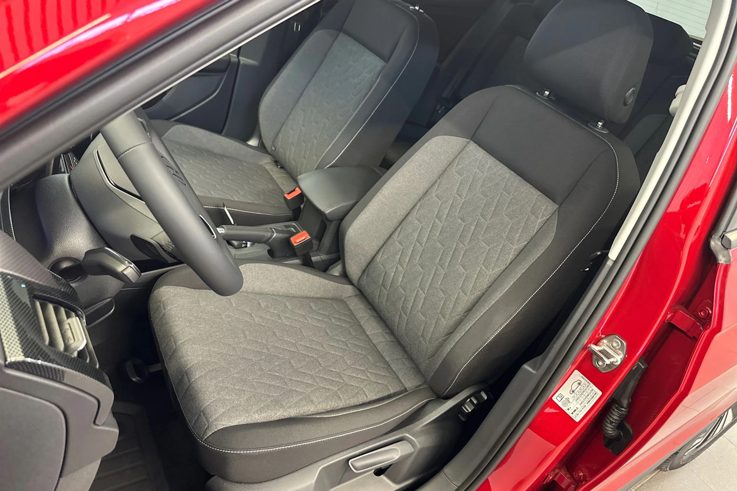 punainen Volkswagen T-Cross 2026 kuva 15.