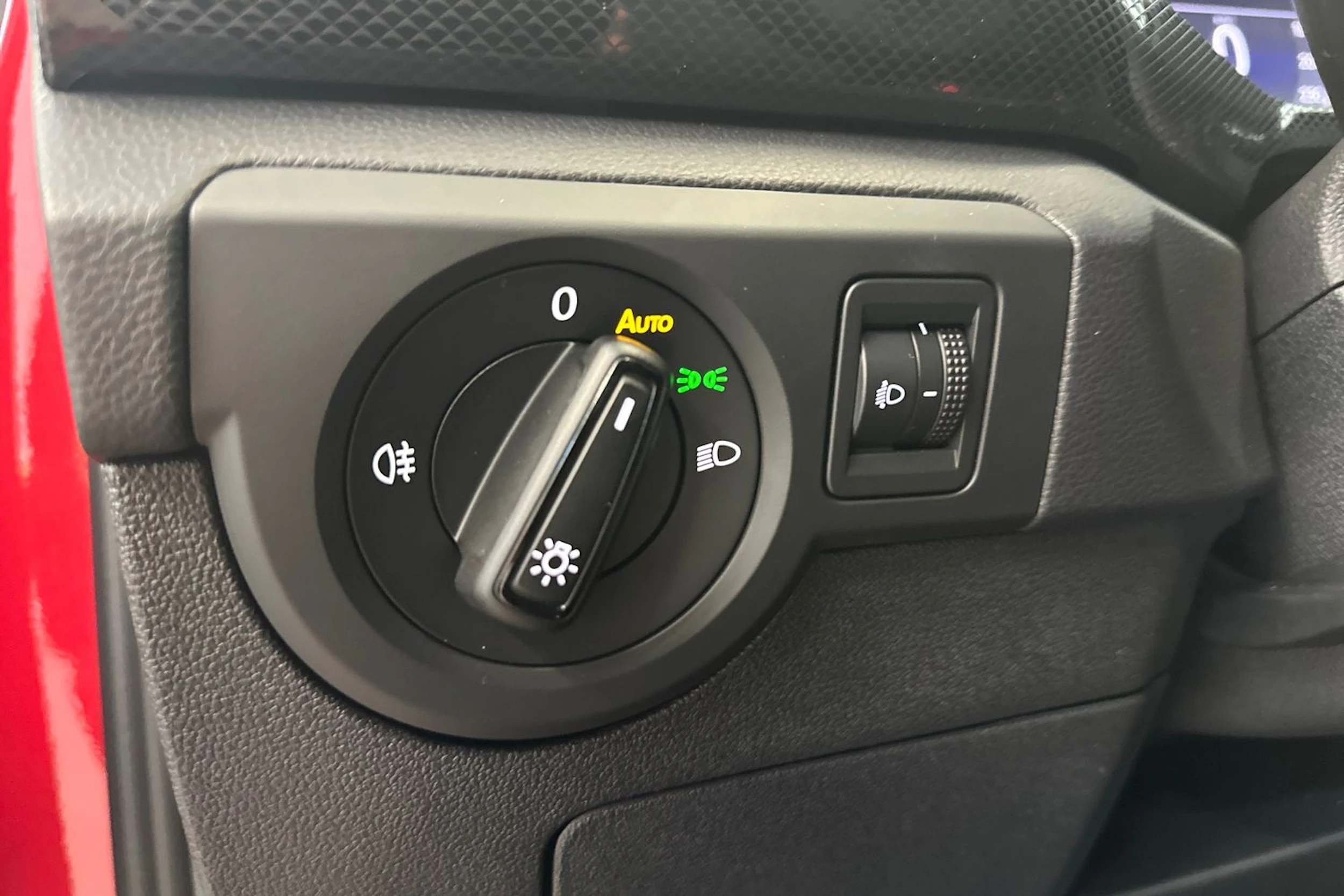 punainen Volkswagen T-Cross 2026 kuva 16.